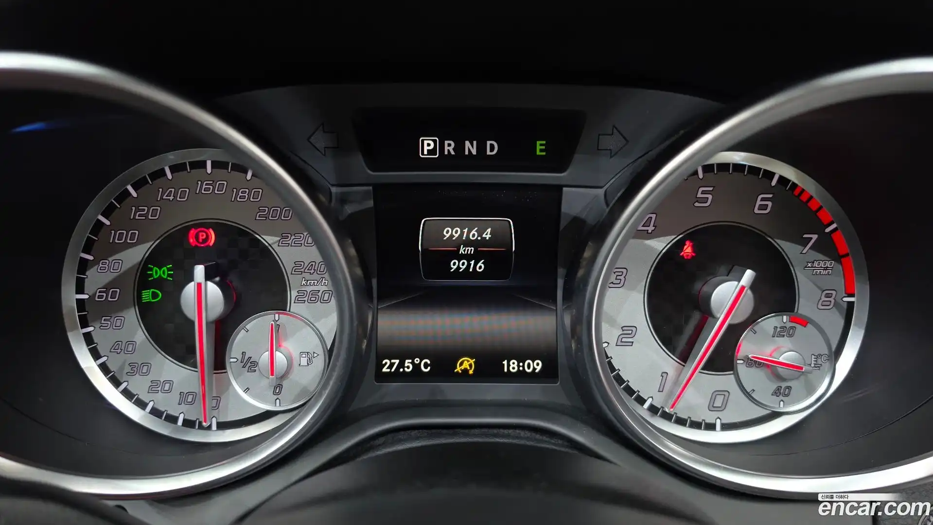 SLK-Class Mercedes-Benz 2015.11-INNER-008