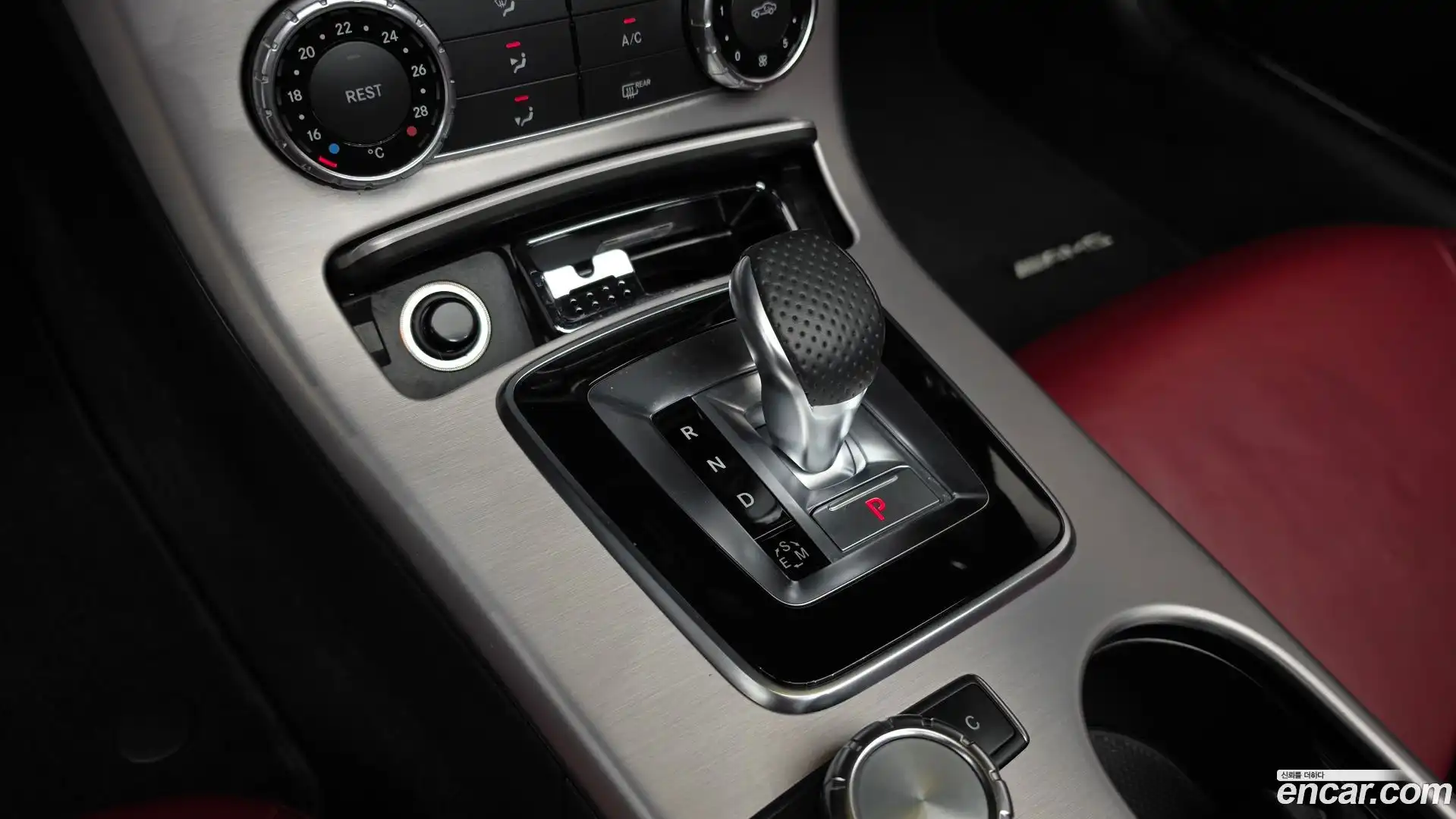 SLK-Class Mercedes-Benz 2015.11-INNER-009