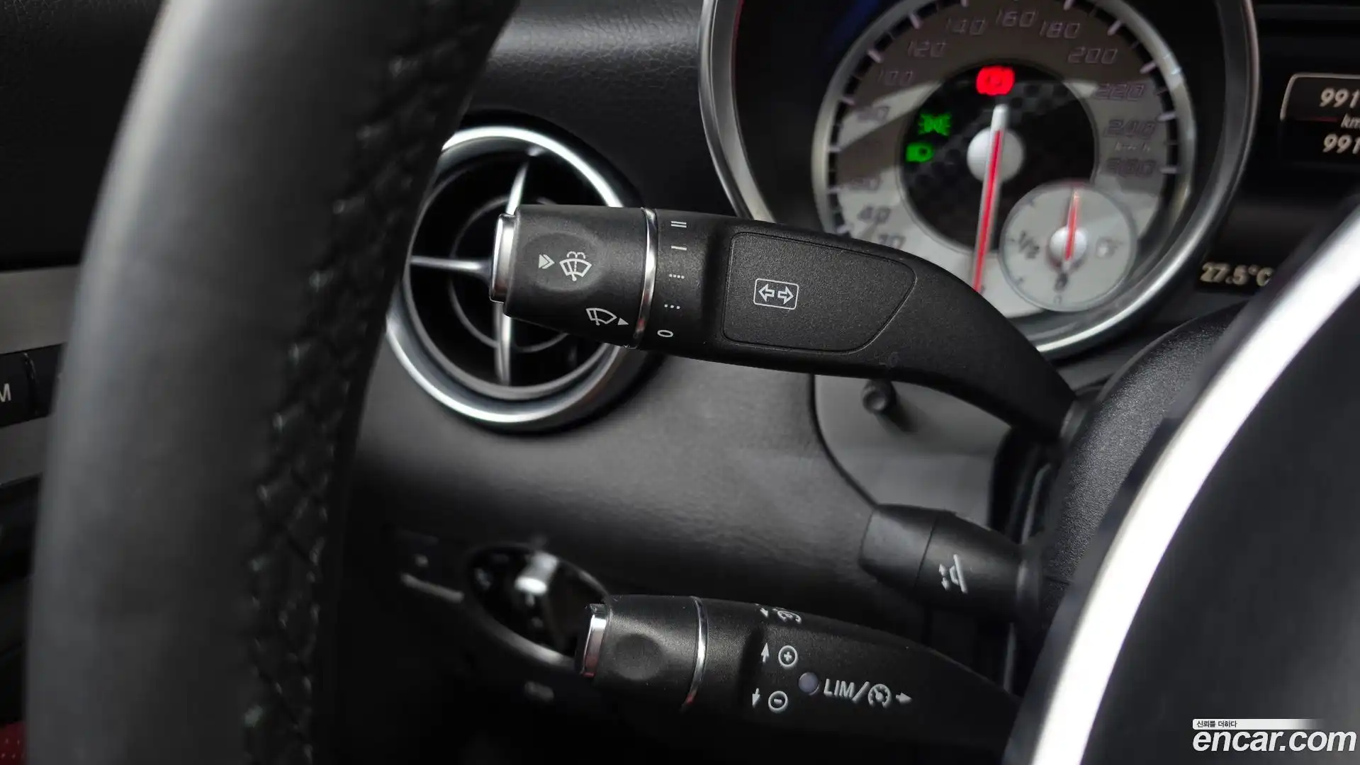 SLK-Class Mercedes-Benz 2015.11-OPTION-018