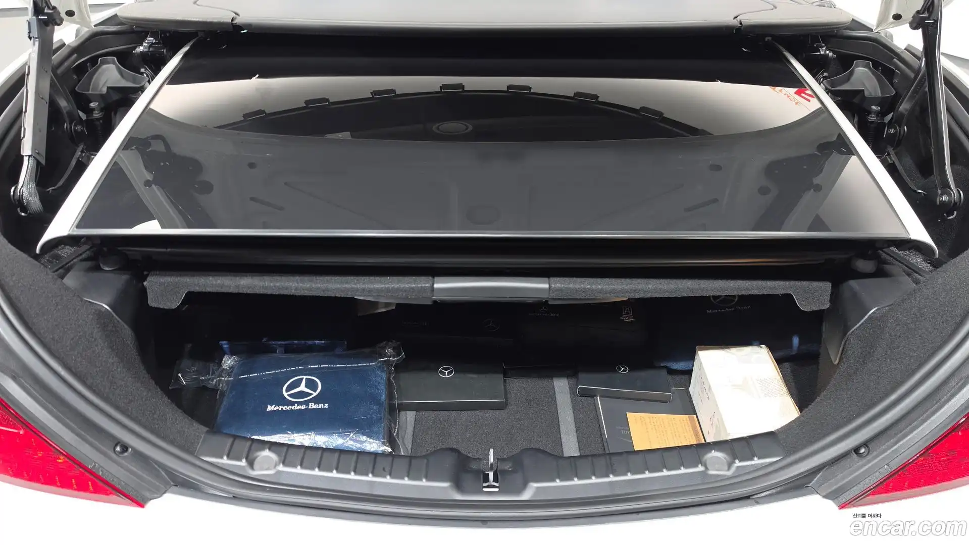 SLK-Class Mercedes-Benz 2015.11-OPTION-024