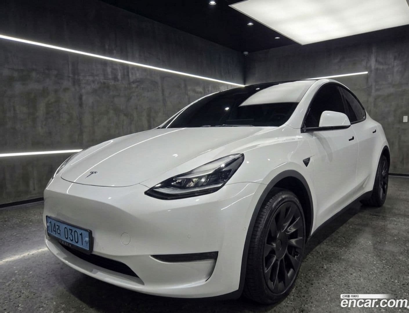 Main__Slider__Photo:Model Y Tesla 2023.9-0