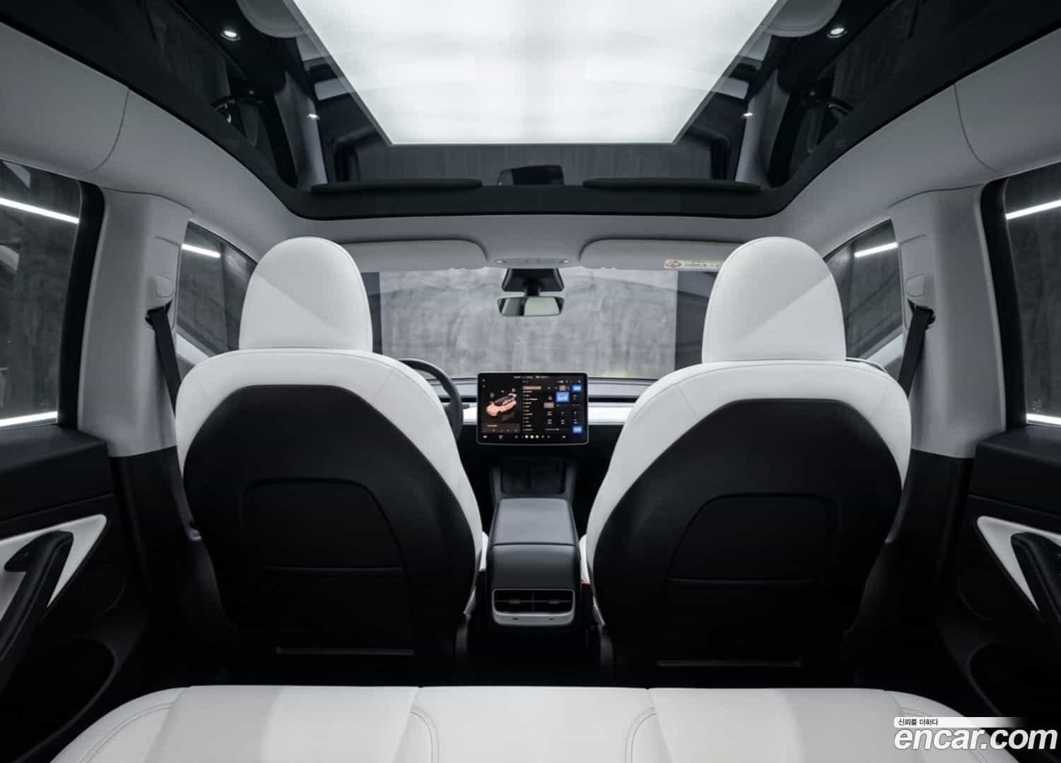 Model Y Tesla 2023.9-INNER-007