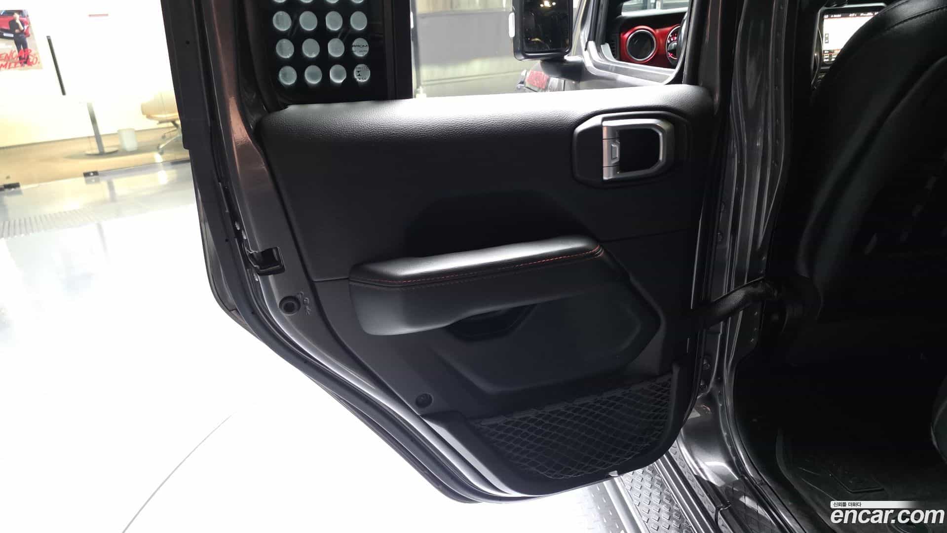 Gladiator Jeep 2022.11-INNER-035