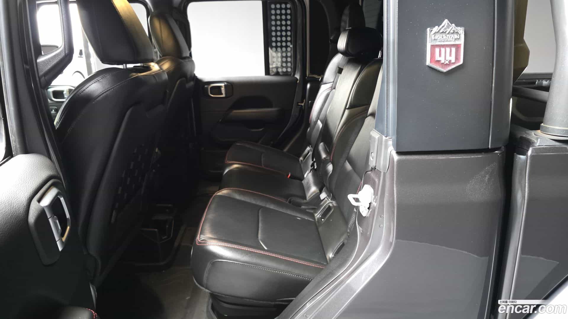Gladiator Jeep 2022.11-INNER-036