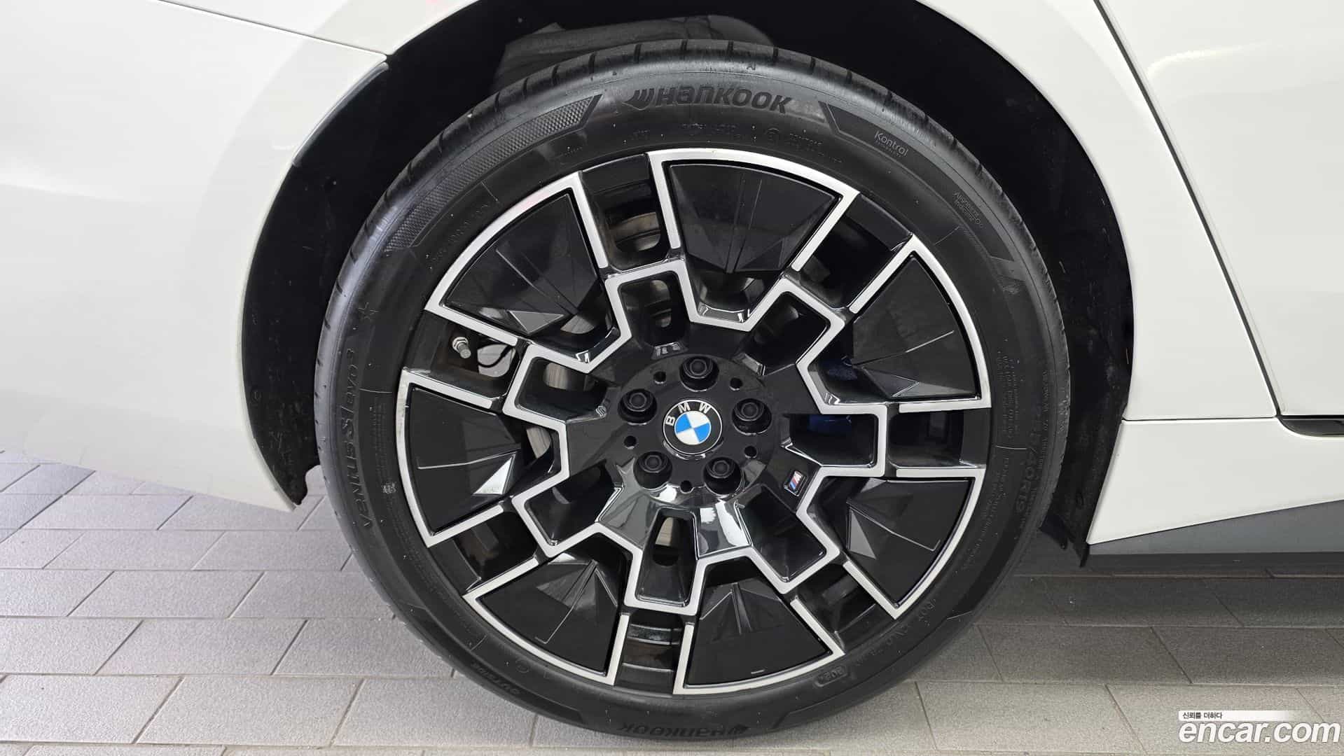 i4 BMW 2025.7-OUTER-005