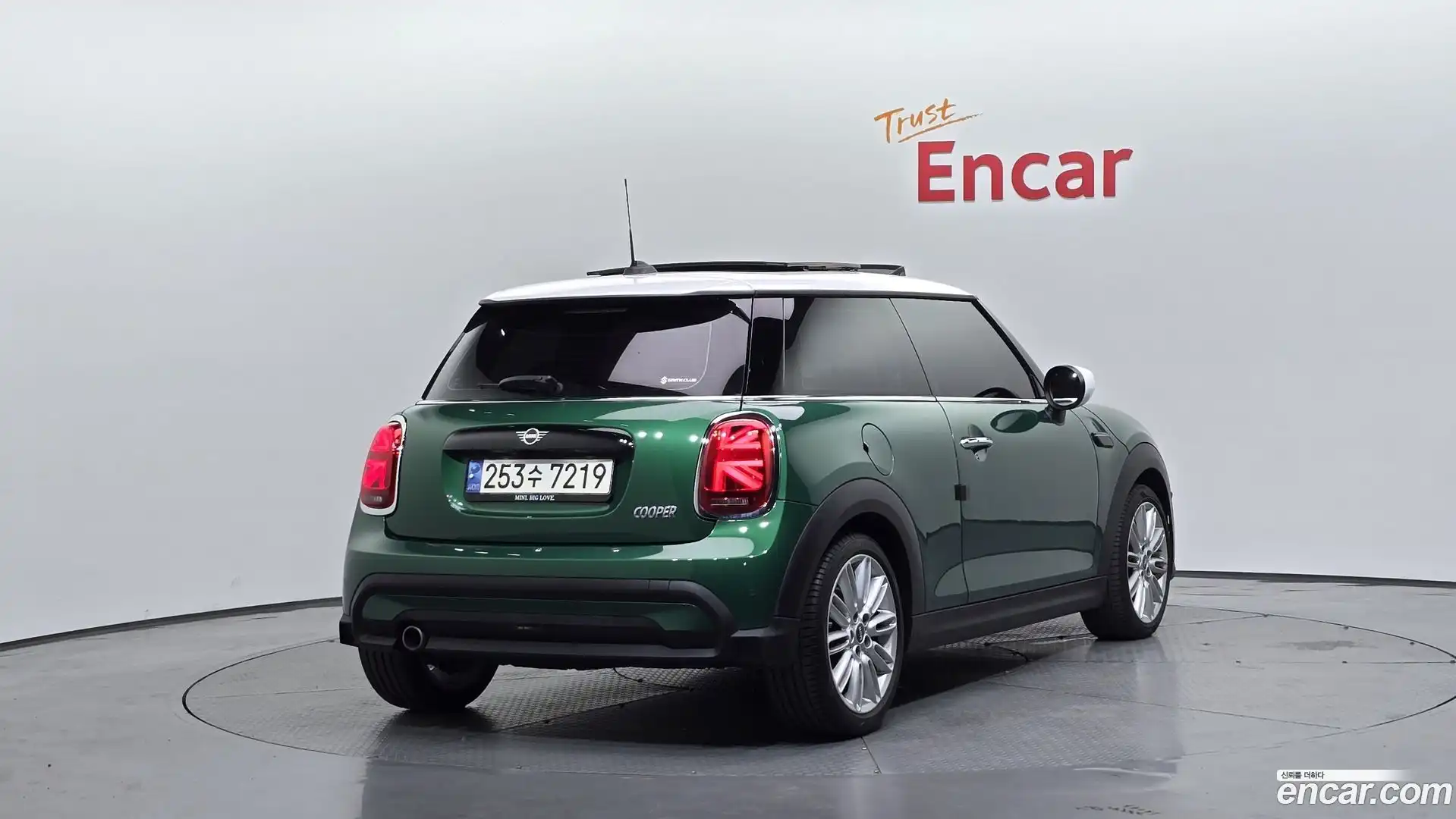 Cooper Mini 2022.8-OUTER-002