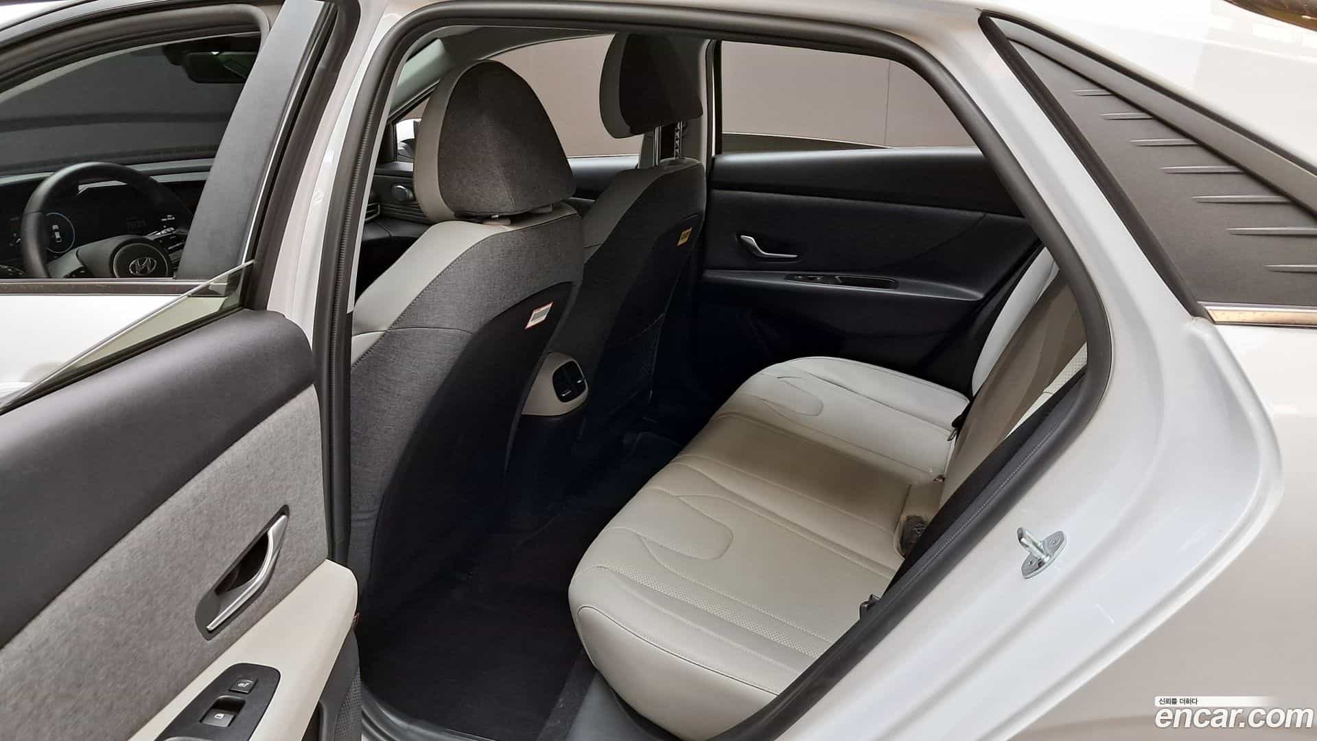 AVANTE Hyundai 2023.3-OPTION-045