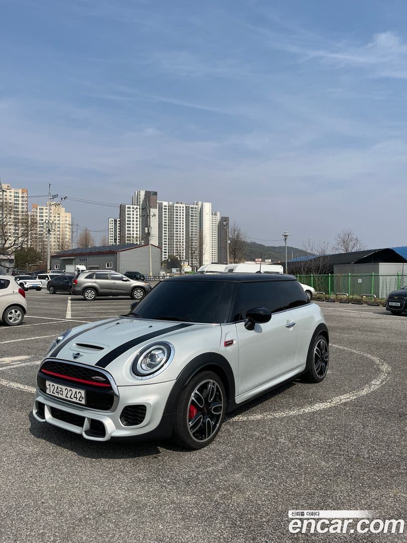 Main__Slider__Photo:Cooper Mini 2020.10-0