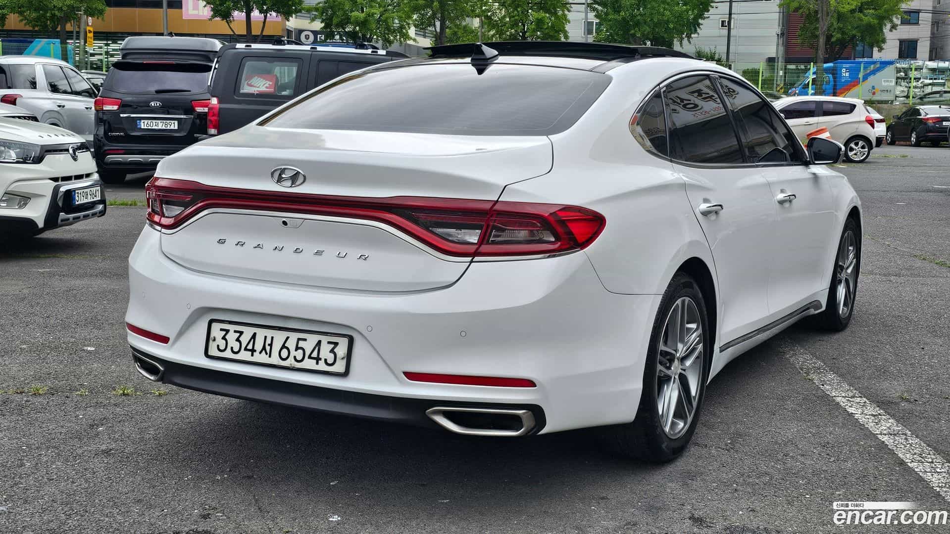 Grandeur Hyundai 2018.1-INNER-007