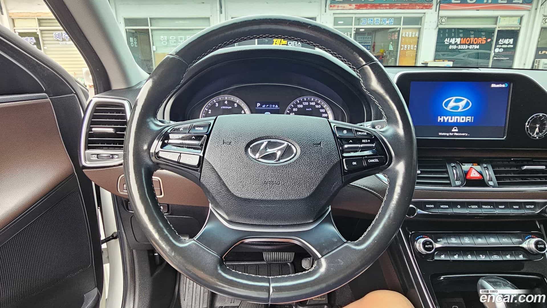 Grandeur Hyundai 2018.1-OPTION-018