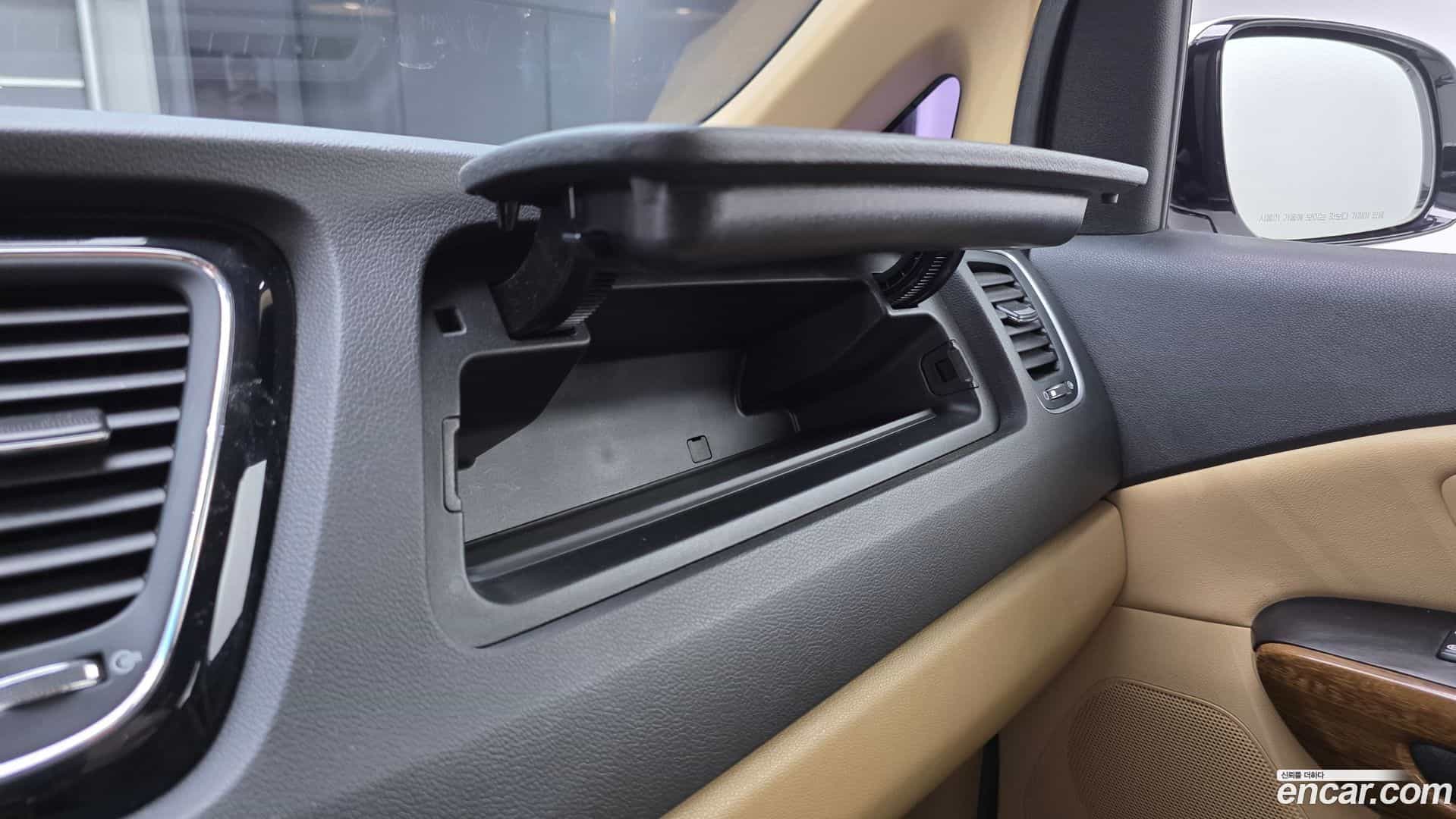 Canival Kia 2015.6-OPTION-024