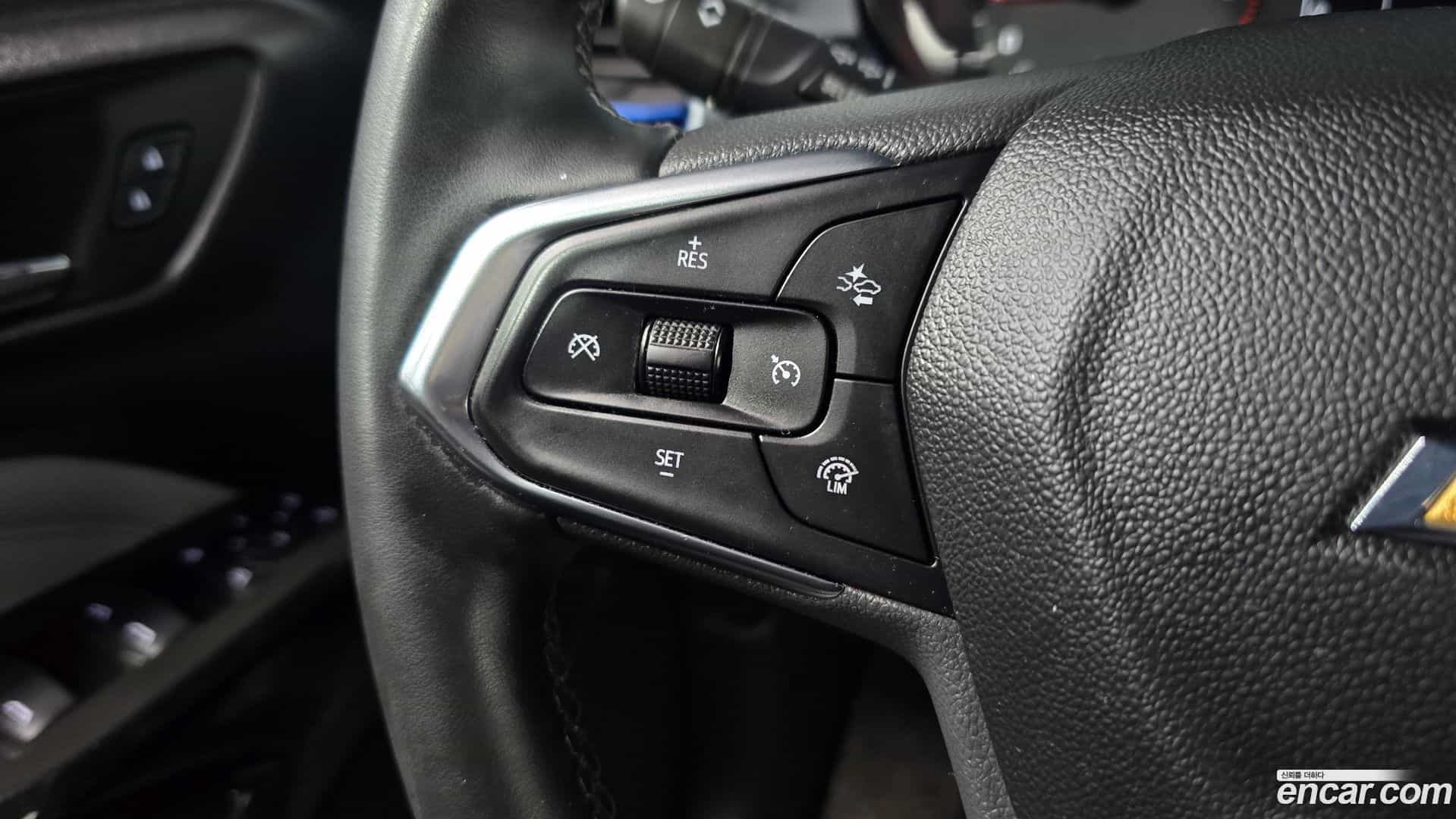 Trax Chevrolet 2023.3-OPTION-022