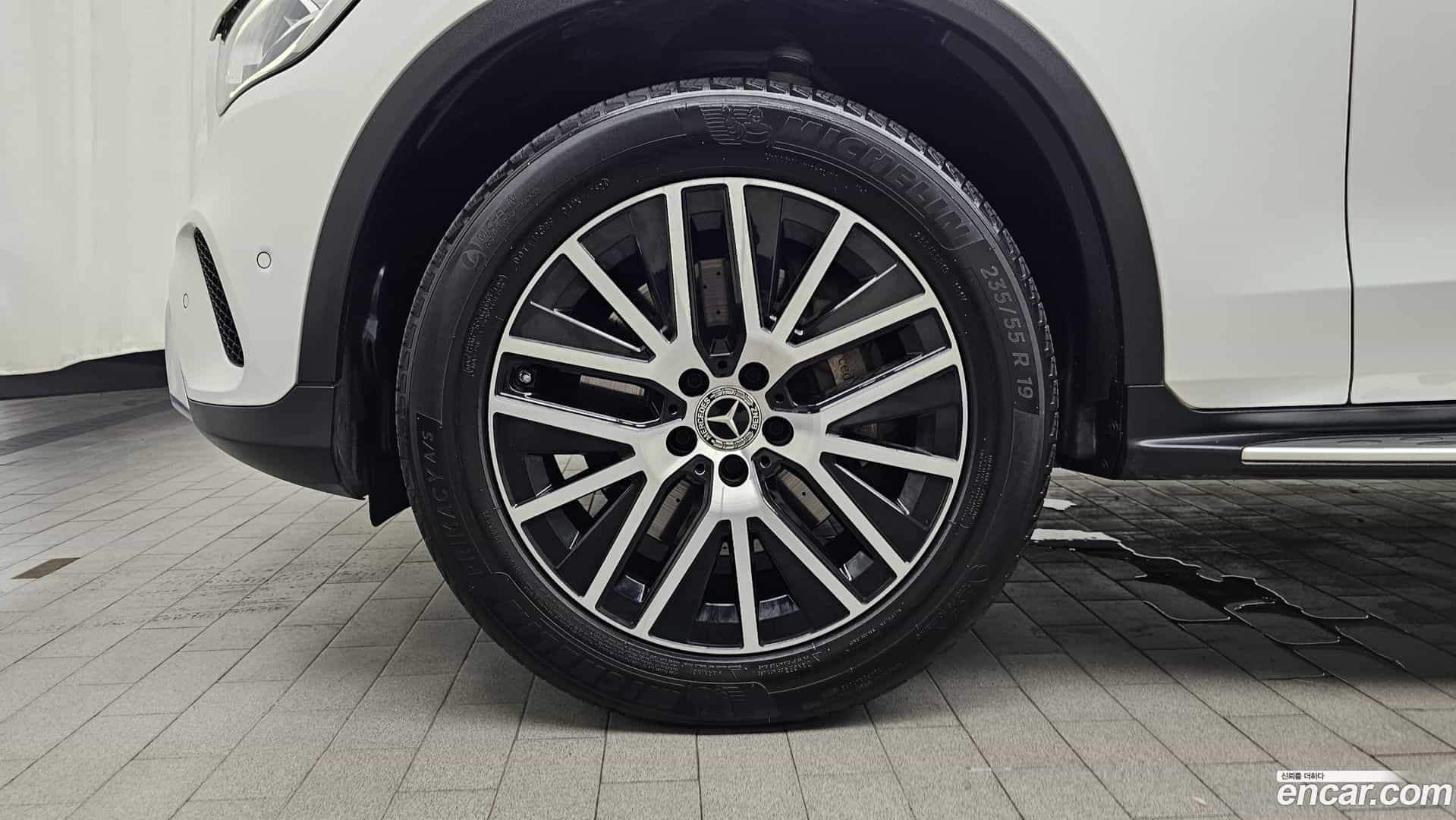 GLC-Class Mercedes-Benz 2021.0-OUTER-005