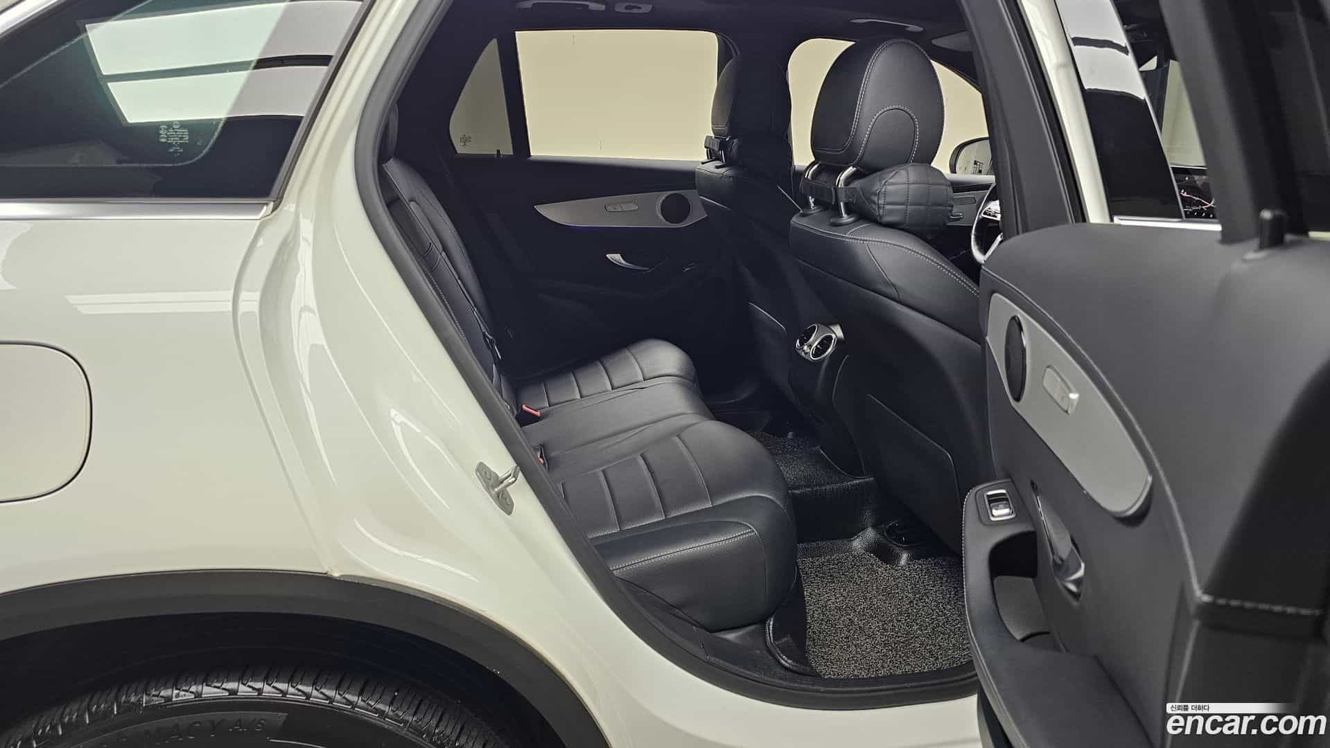 GLC-Class Mercedes-Benz 2021.0-OPTION-015