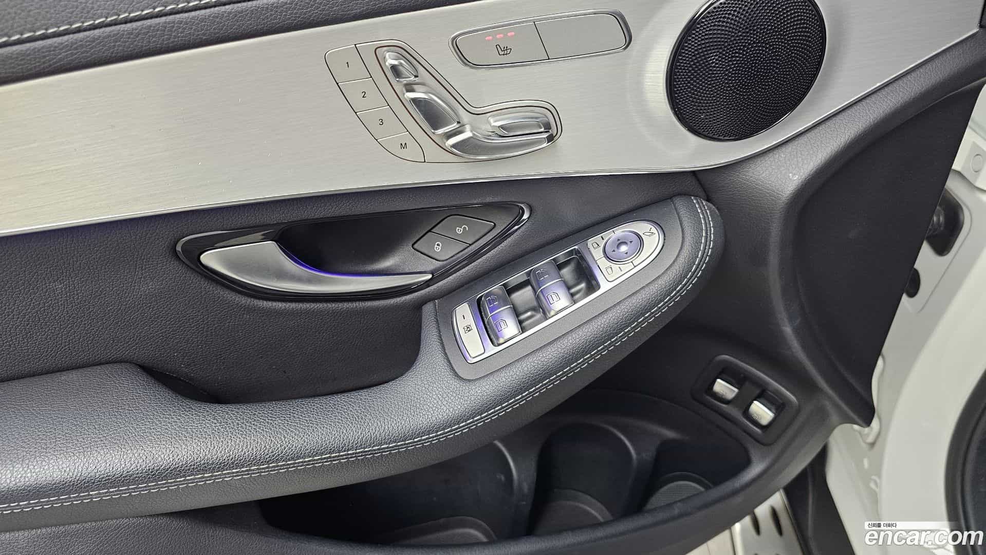 GLC-Class Mercedes-Benz 2021.0-OPTION-041