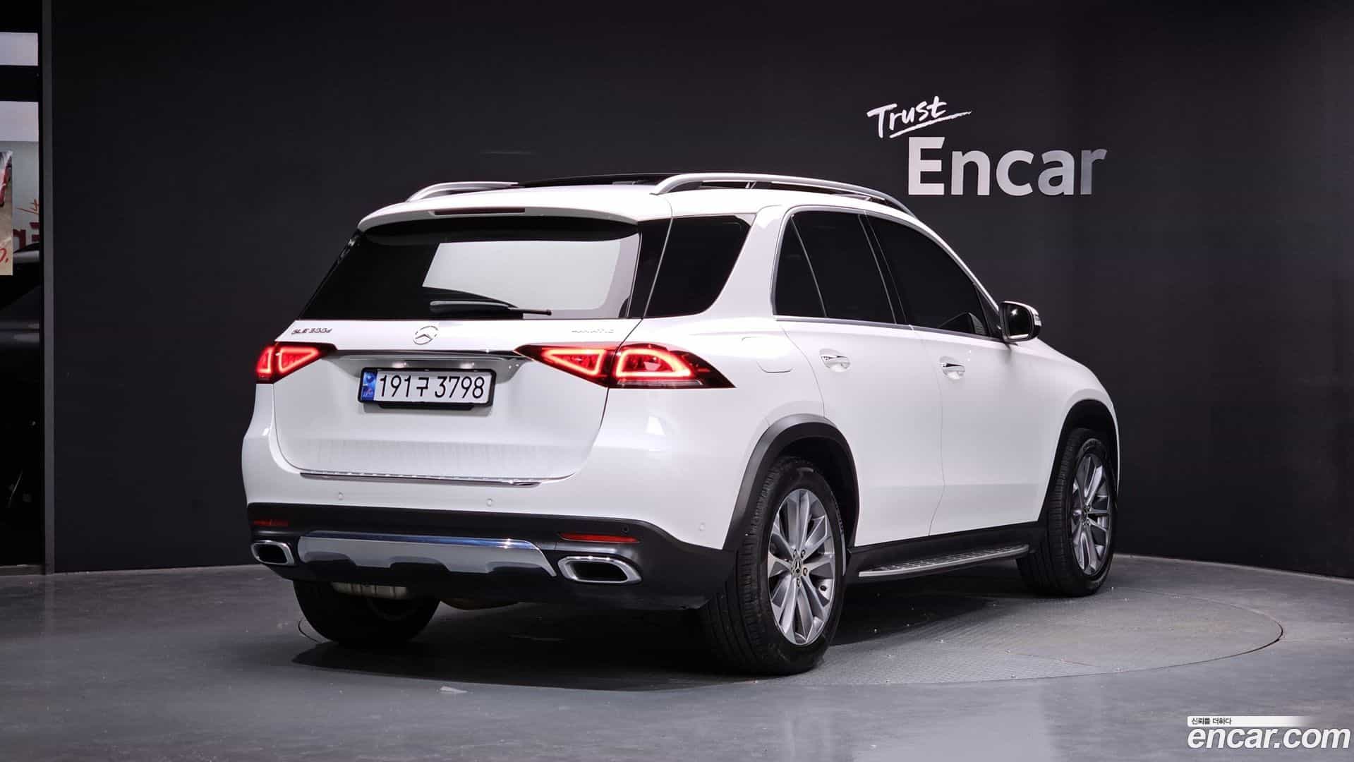 GLE-Class Mercedes-Benz 2021.6-OUTER-002