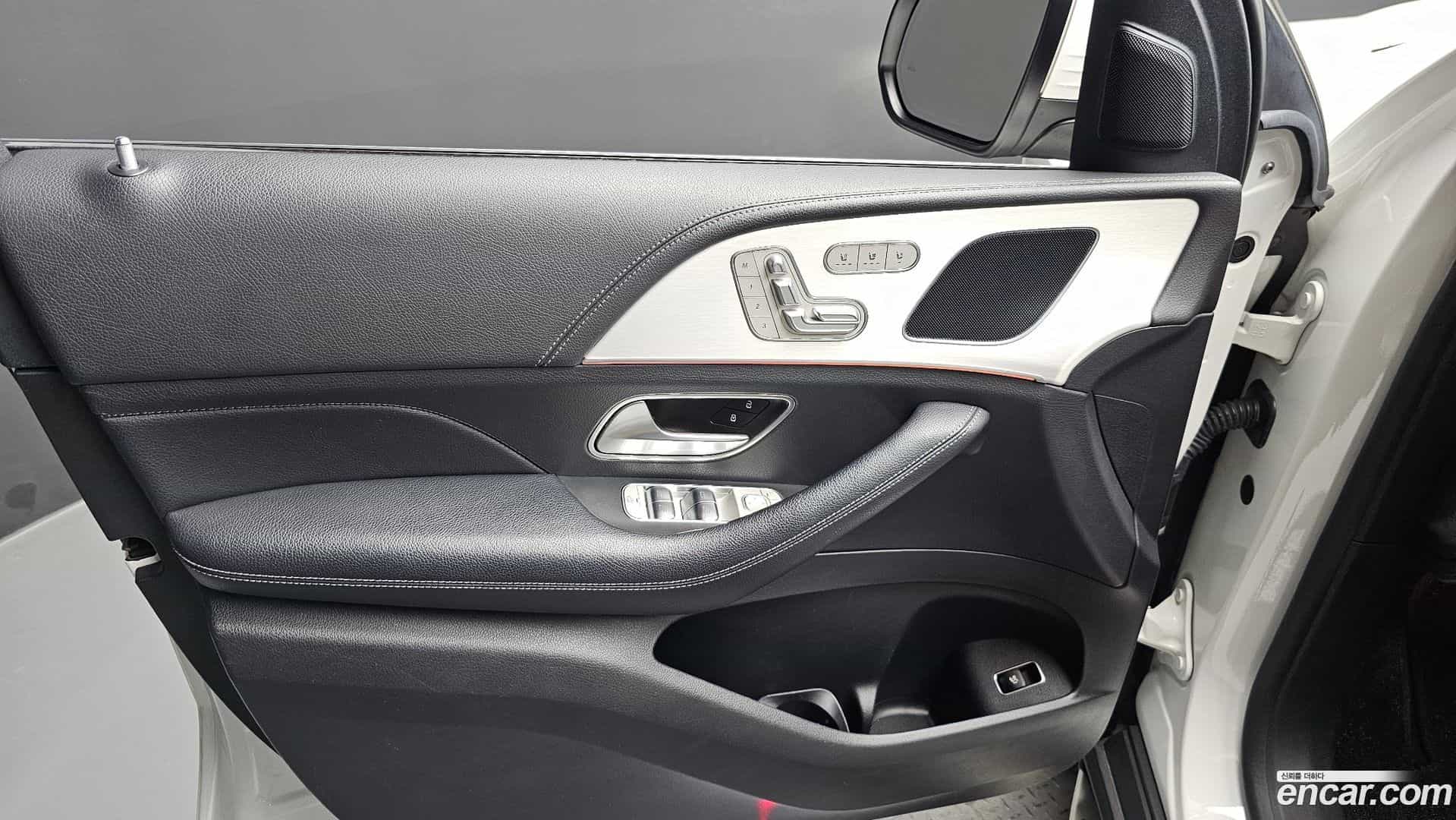 GLE-Class Mercedes-Benz 2021.6-INNER-034