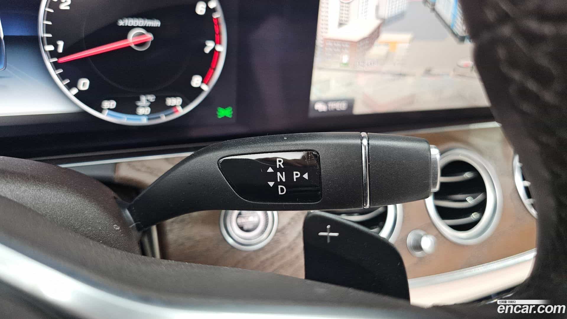 E-Class Mercedes-Benz 2020.5-INNER-009