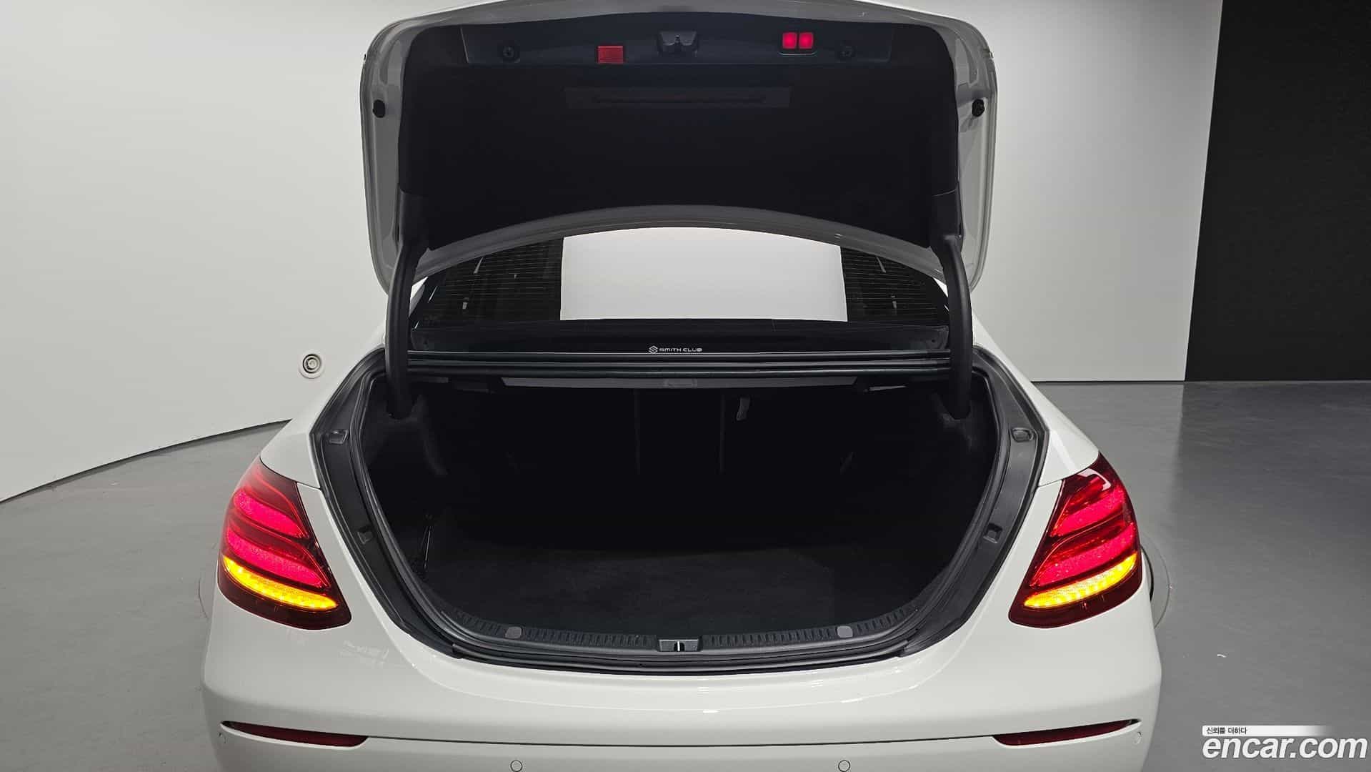 E-Class Mercedes-Benz 2020.5-OPTION-024