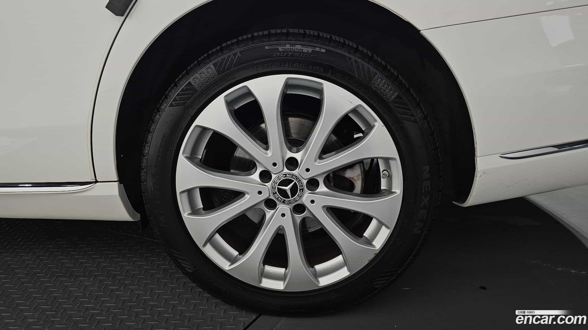E-Class Mercedes-Benz 2020.5-OUTER-031
