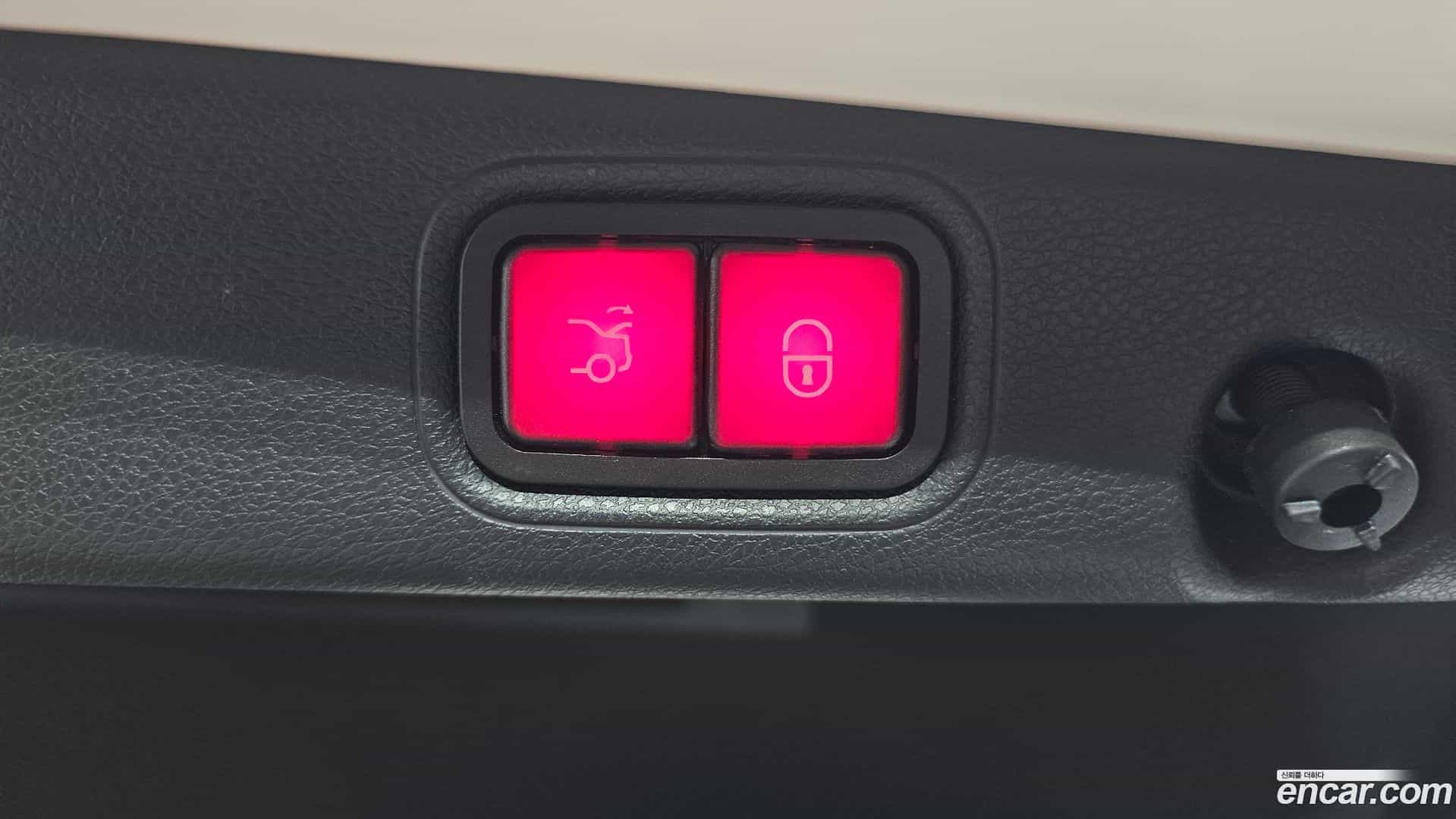 E-Class Mercedes-Benz 2020.5-OPTION-040