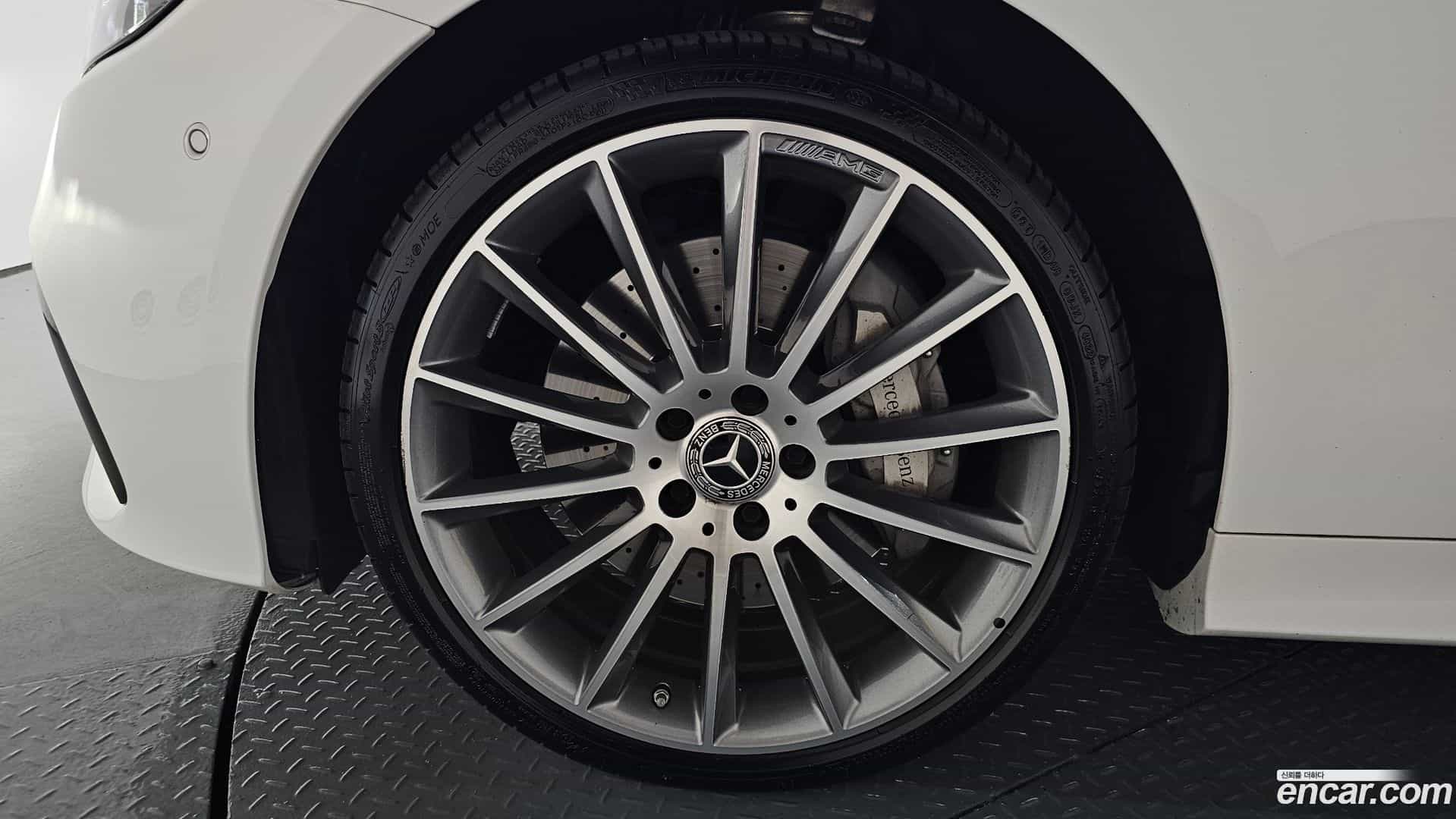 E-Class Mercedes-Benz 2023.11-OUTER-005