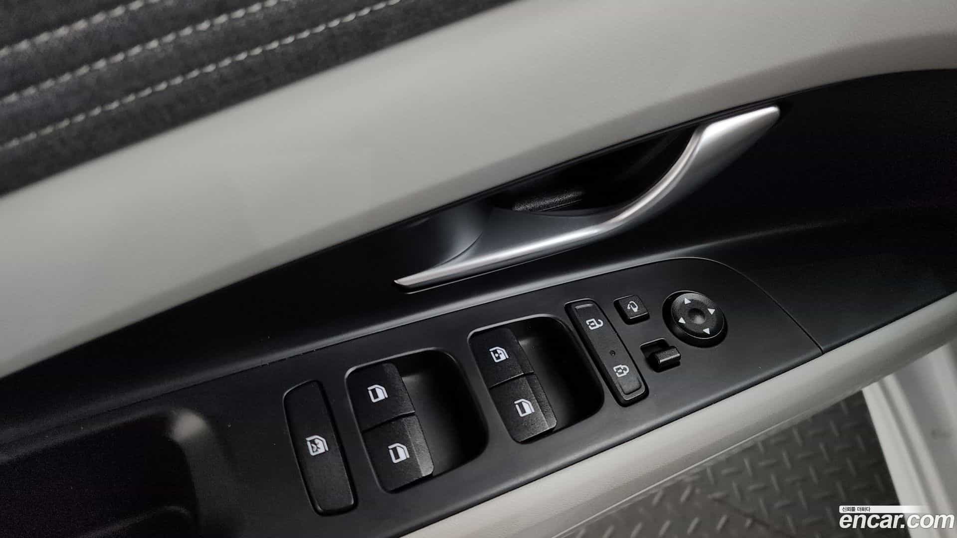 AVANTE Hyundai 2020.3-OPTION-041