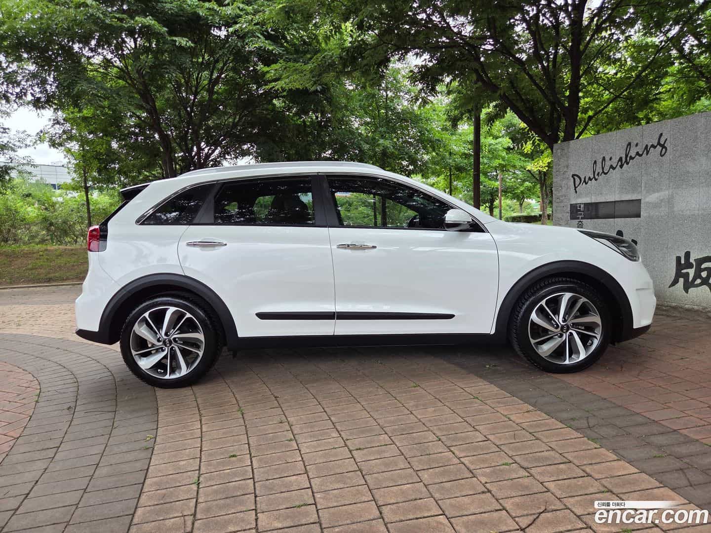Niro Kia 2017.5-OUTER-006