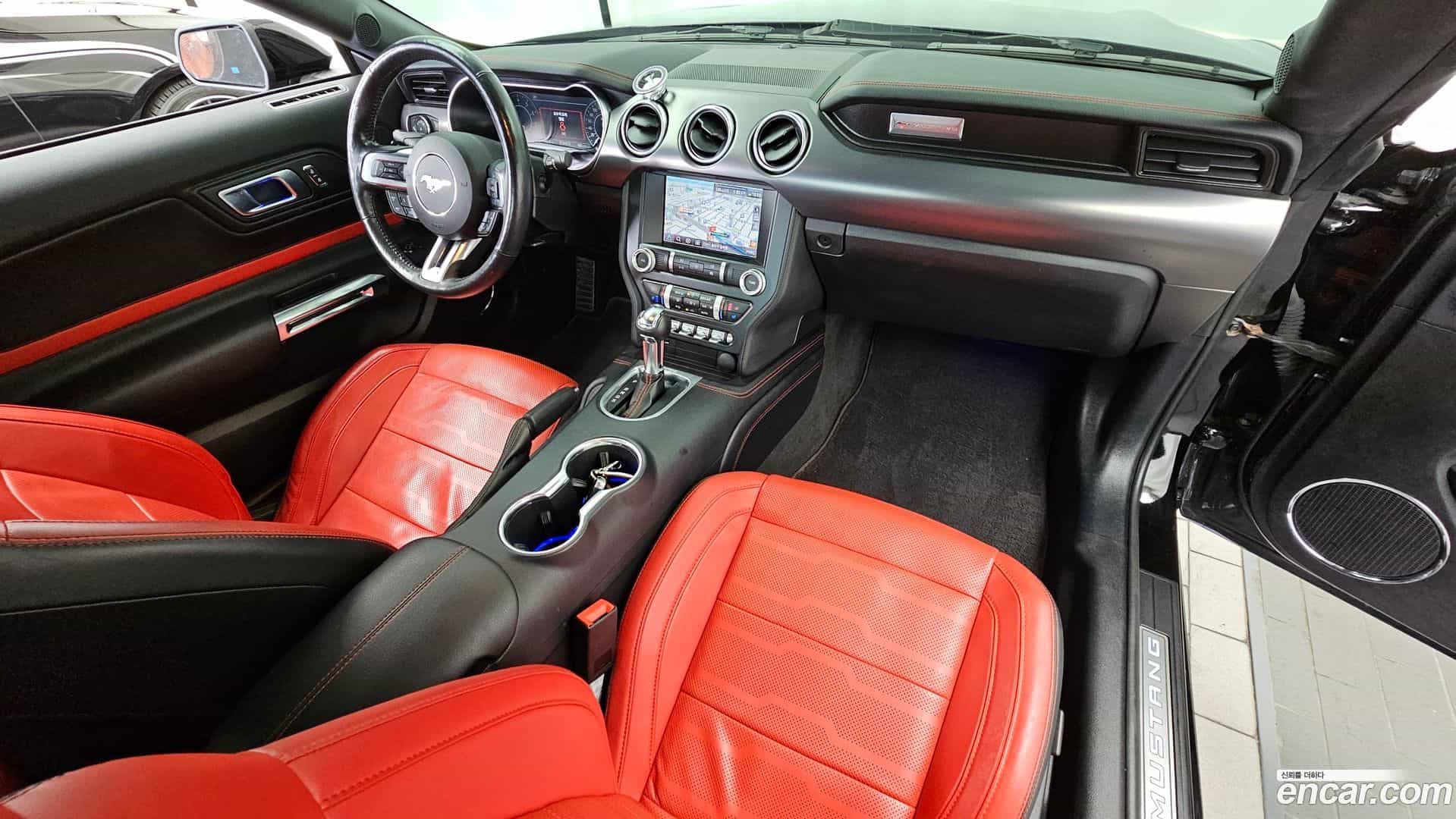 Mustang Ford 2022.3-INNER-007