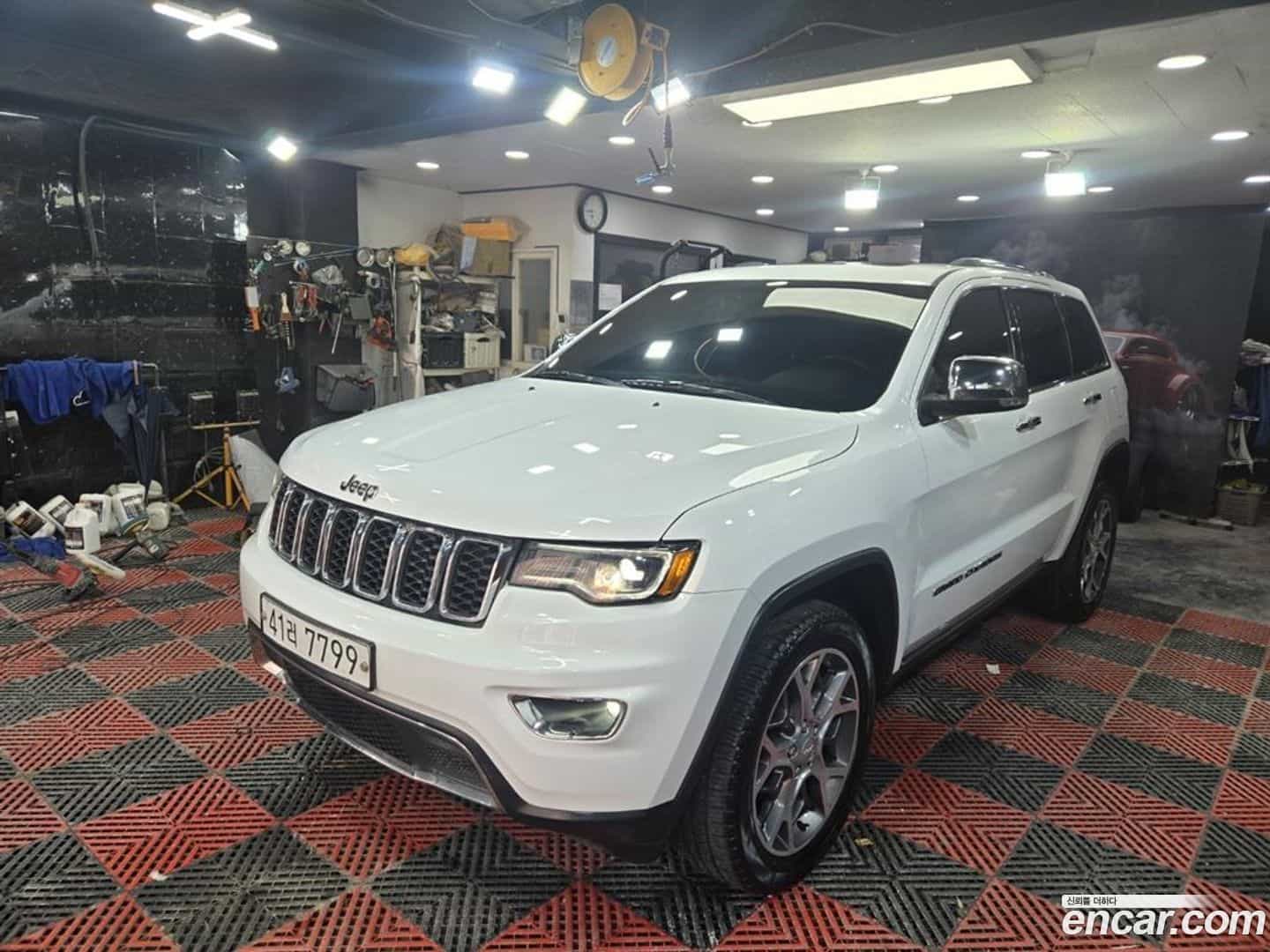Cherokee Jeep 2019.5-OUTER-003