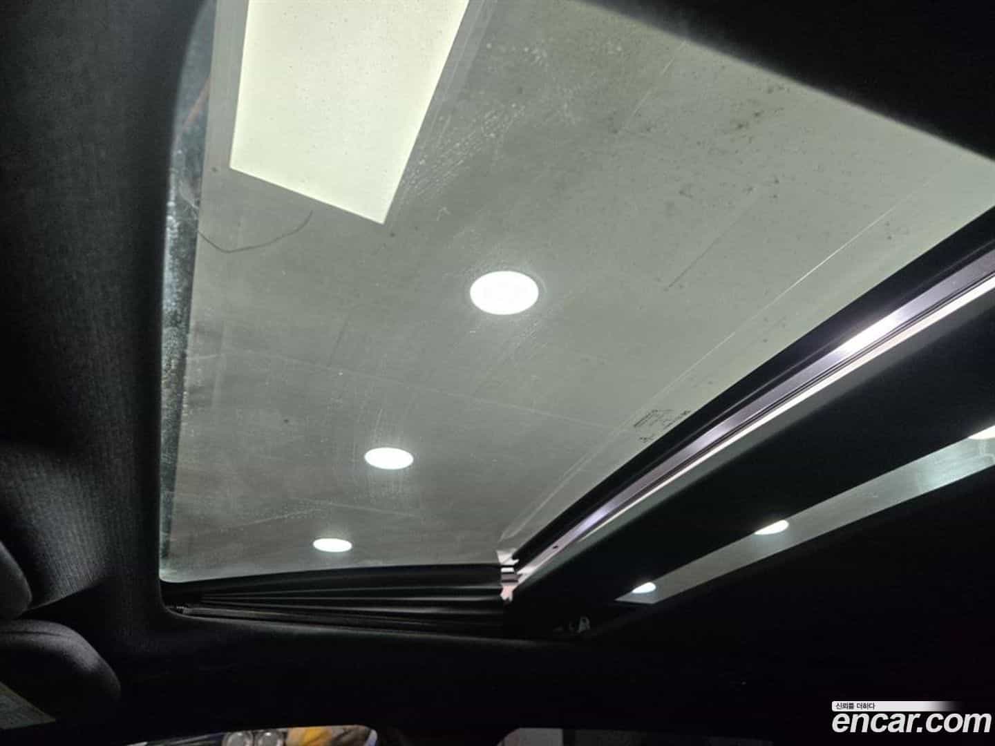 Cherokee Jeep 2019.5-INNER-010