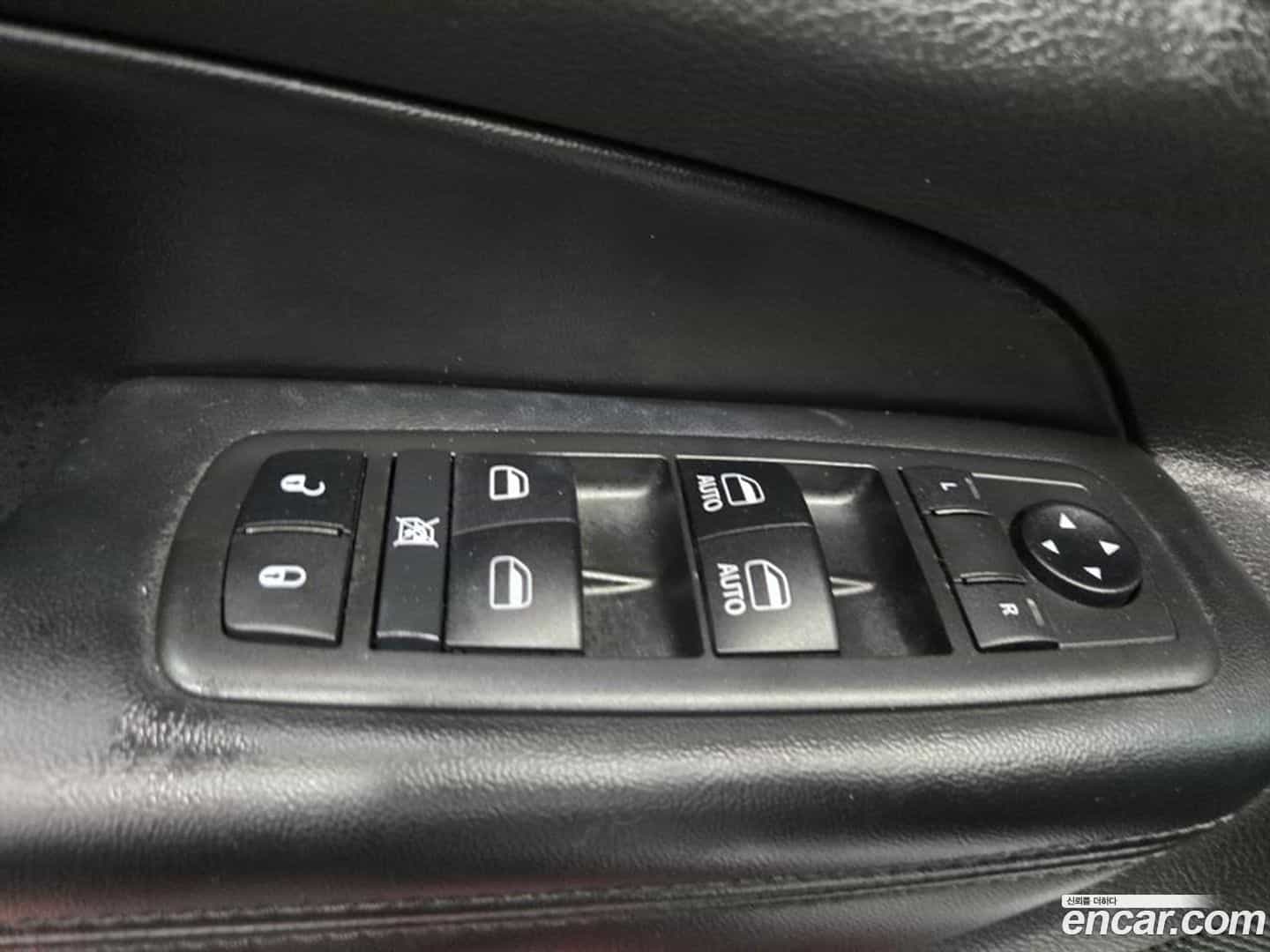 Cherokee Jeep 2019.5-OPTION-022