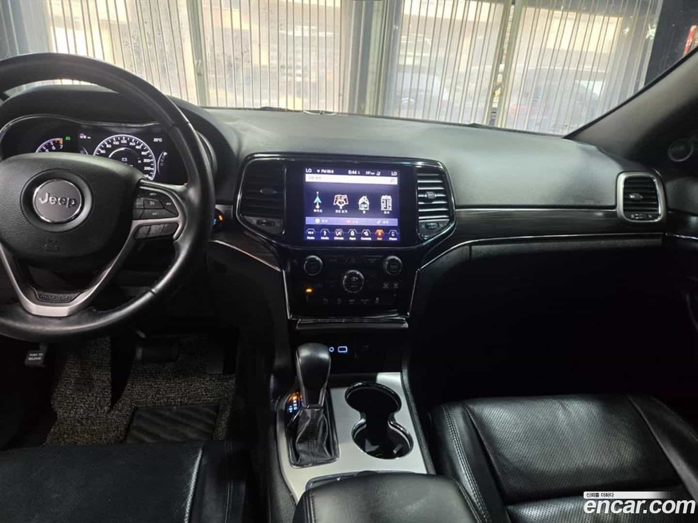 Cherokee Jeep 2019.5-OPTION-023