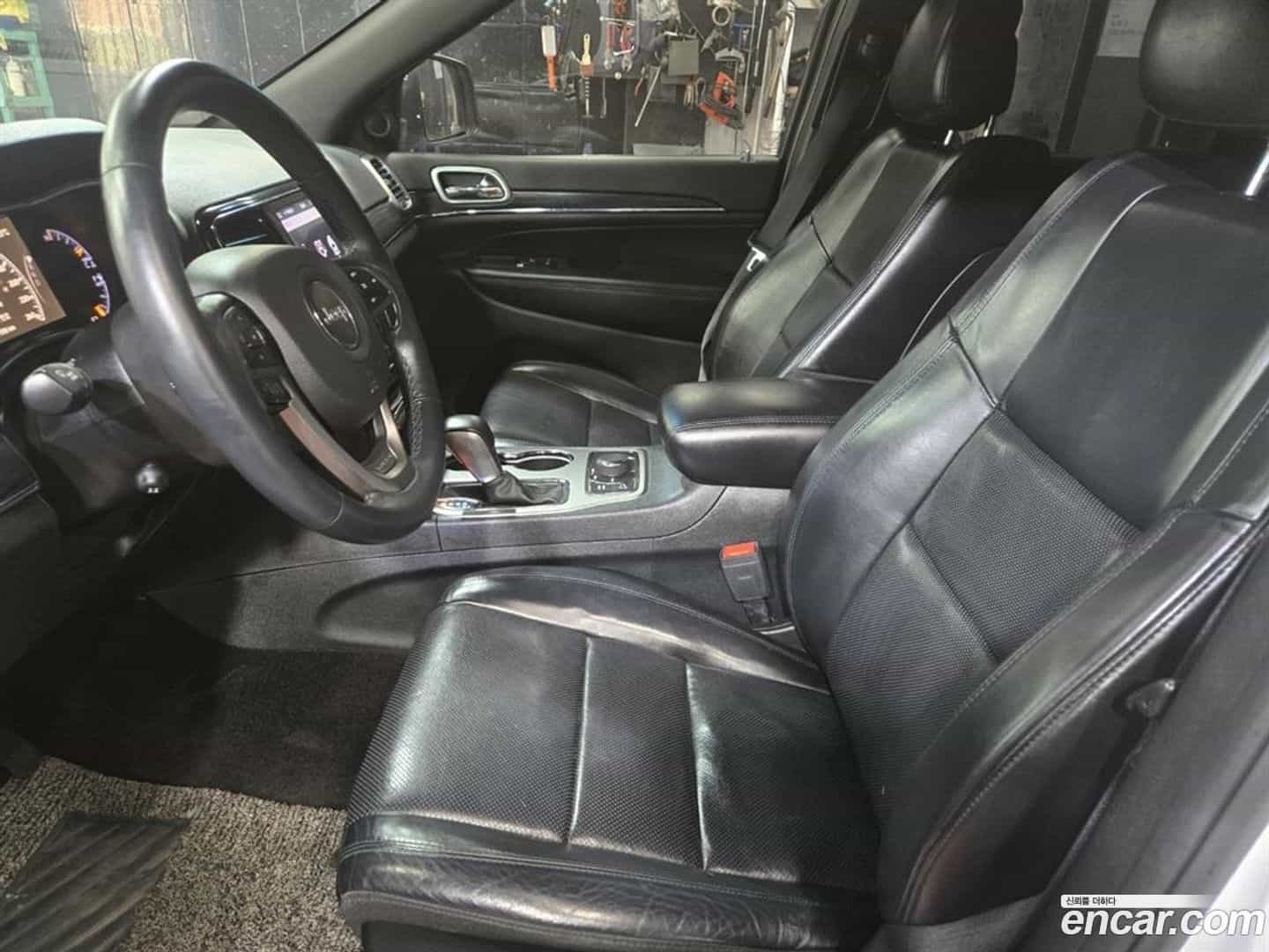 Cherokee Jeep 2019.5-OPTION-024