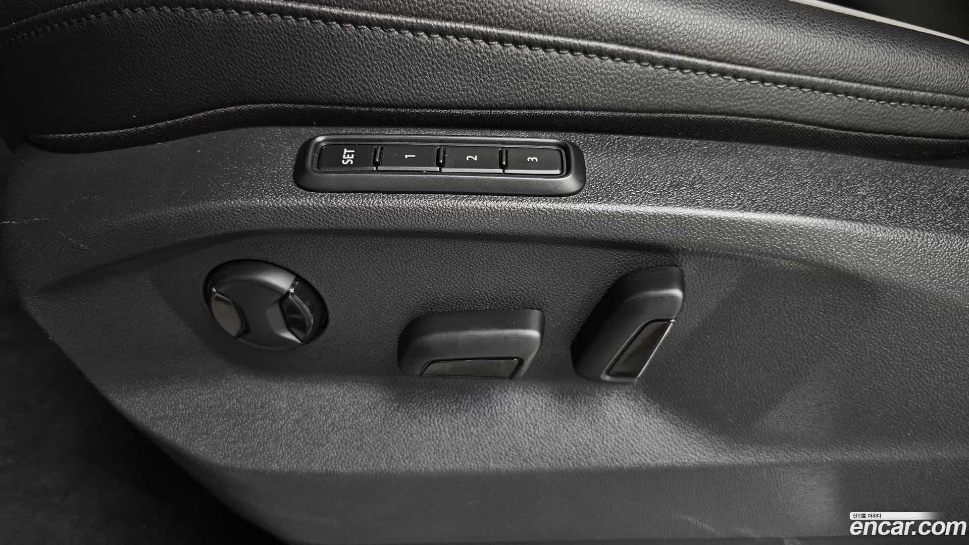 Tiguan Volkswagen 2019.10-OPTION-044