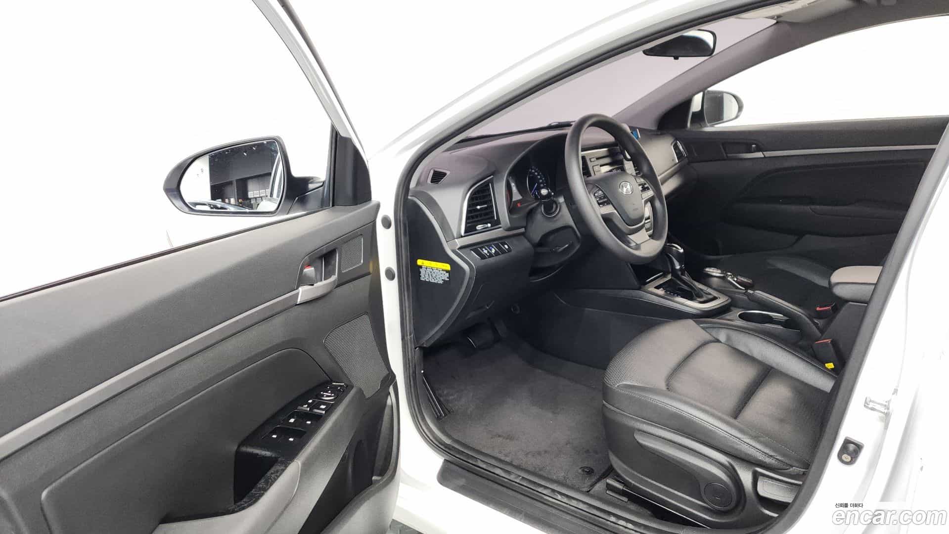 AVANTE Hyundai 2016.11-INNER-010