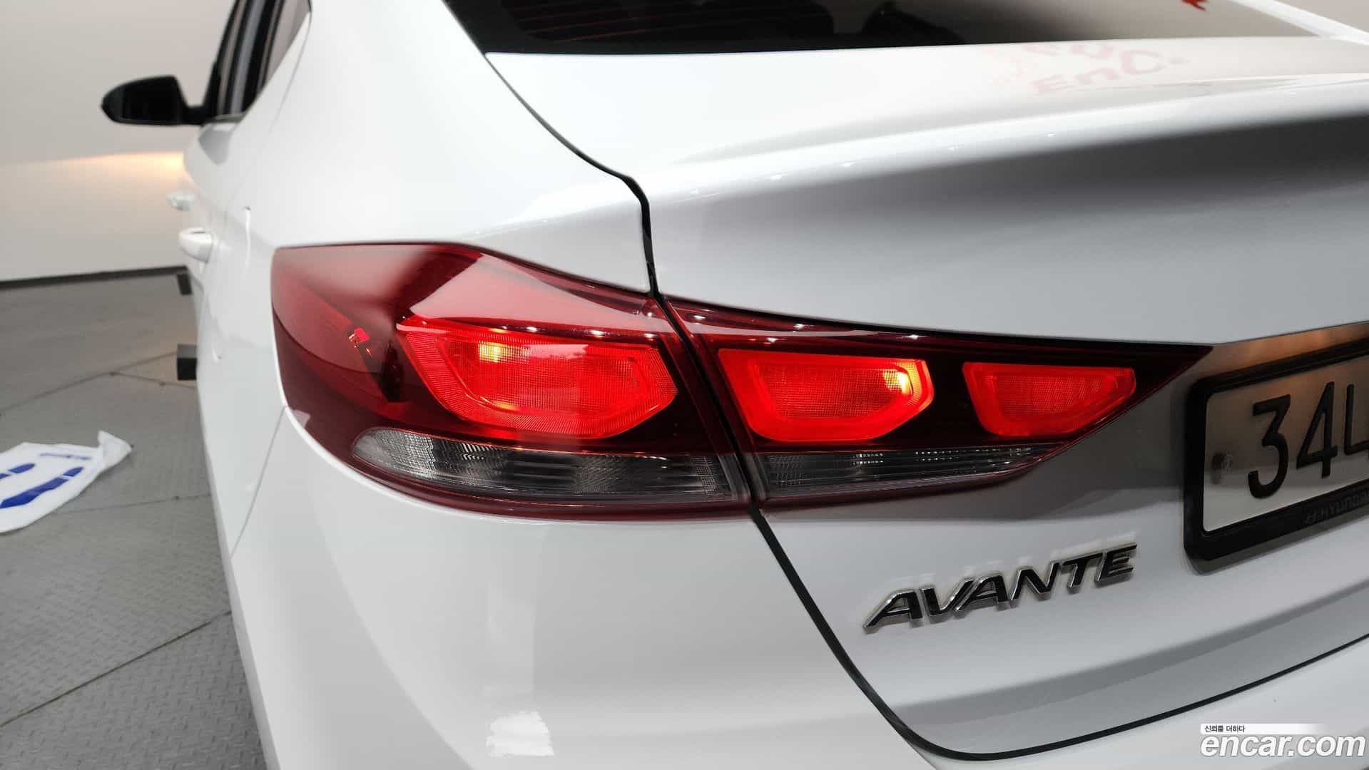 AVANTE Hyundai 2016.11-OUTER-033