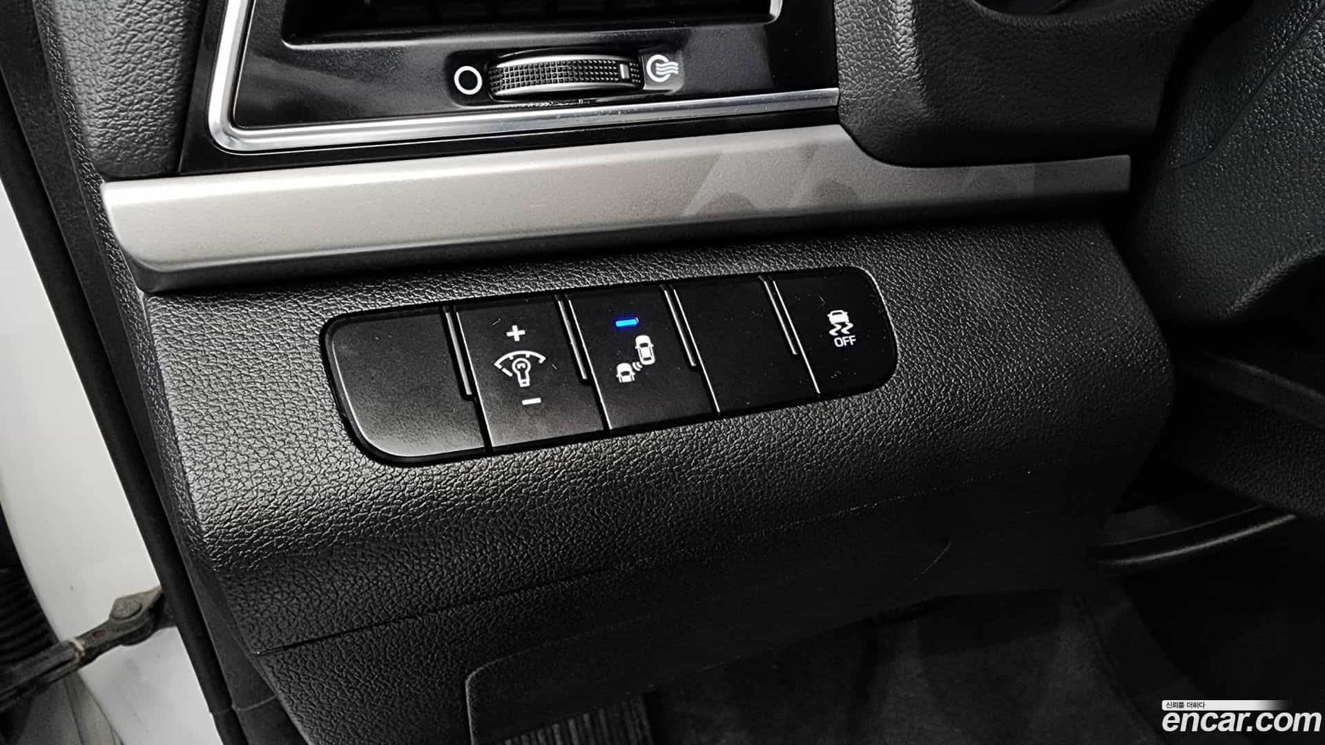 AVANTE Hyundai 2016.11-OPTION-040
