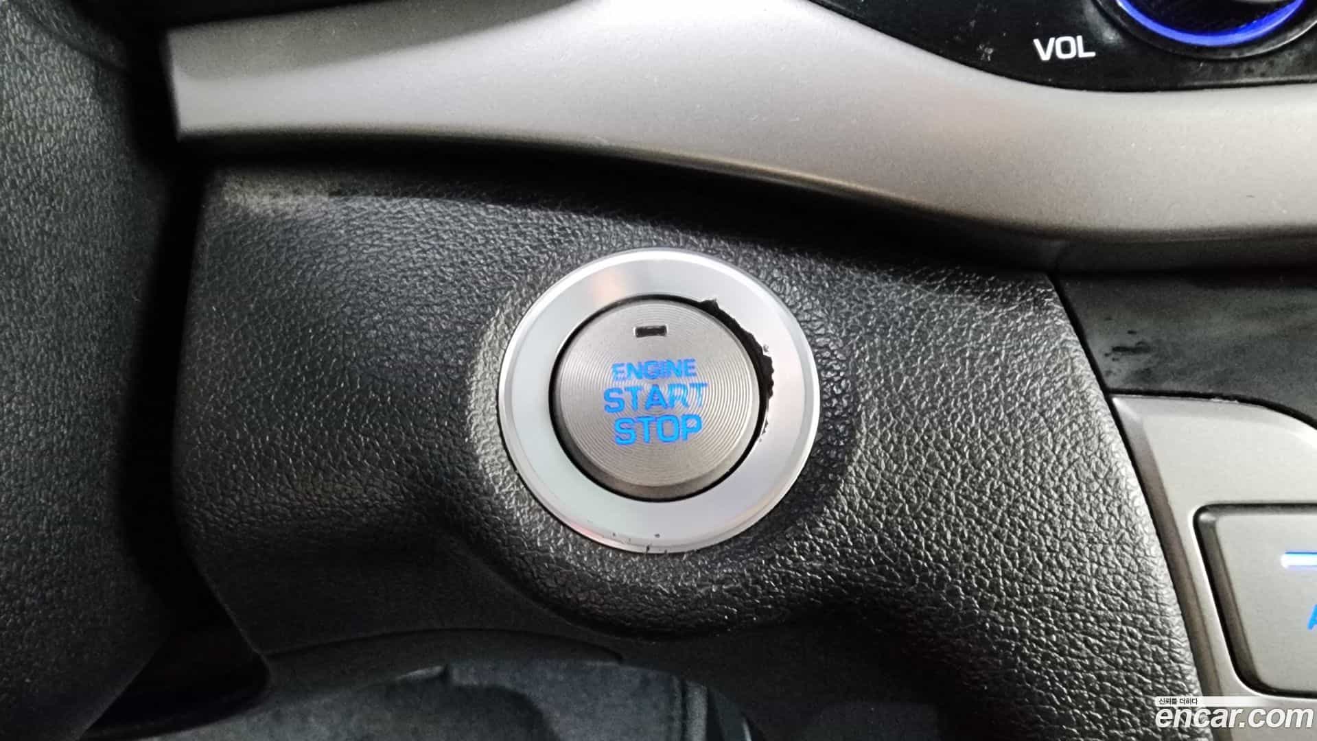 AVANTE Hyundai 2016.11-OPTION-041