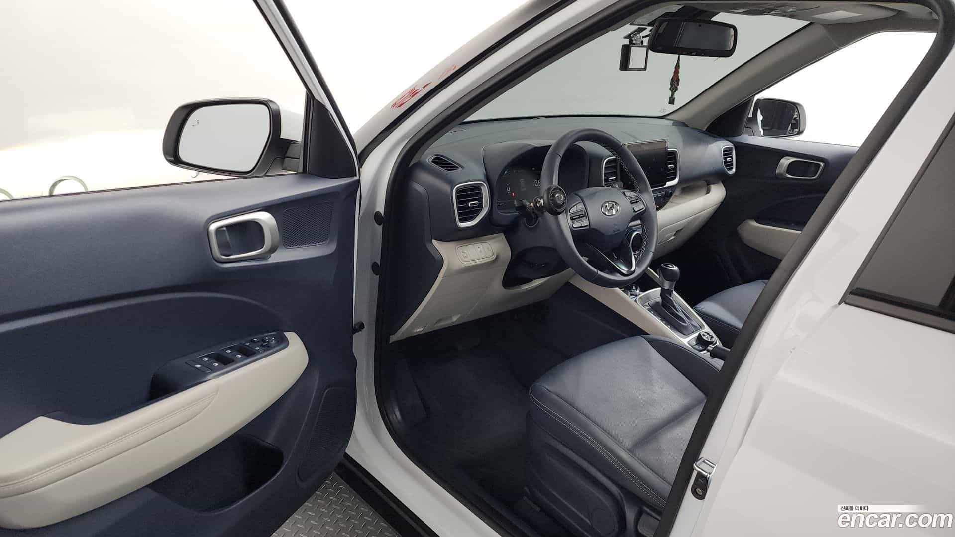 Venue Hyundai 2025.4-INNER-010