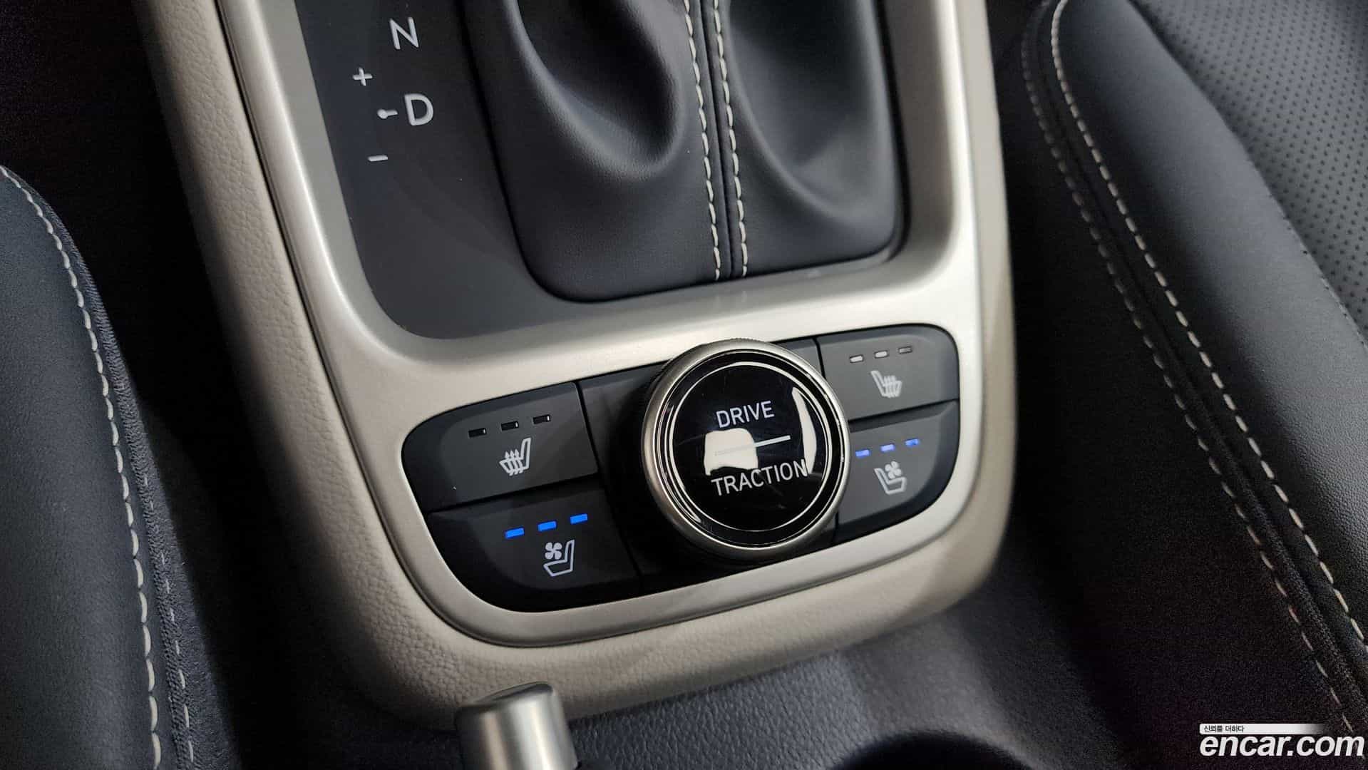 Venue Hyundai 2025.4-OPTION-016