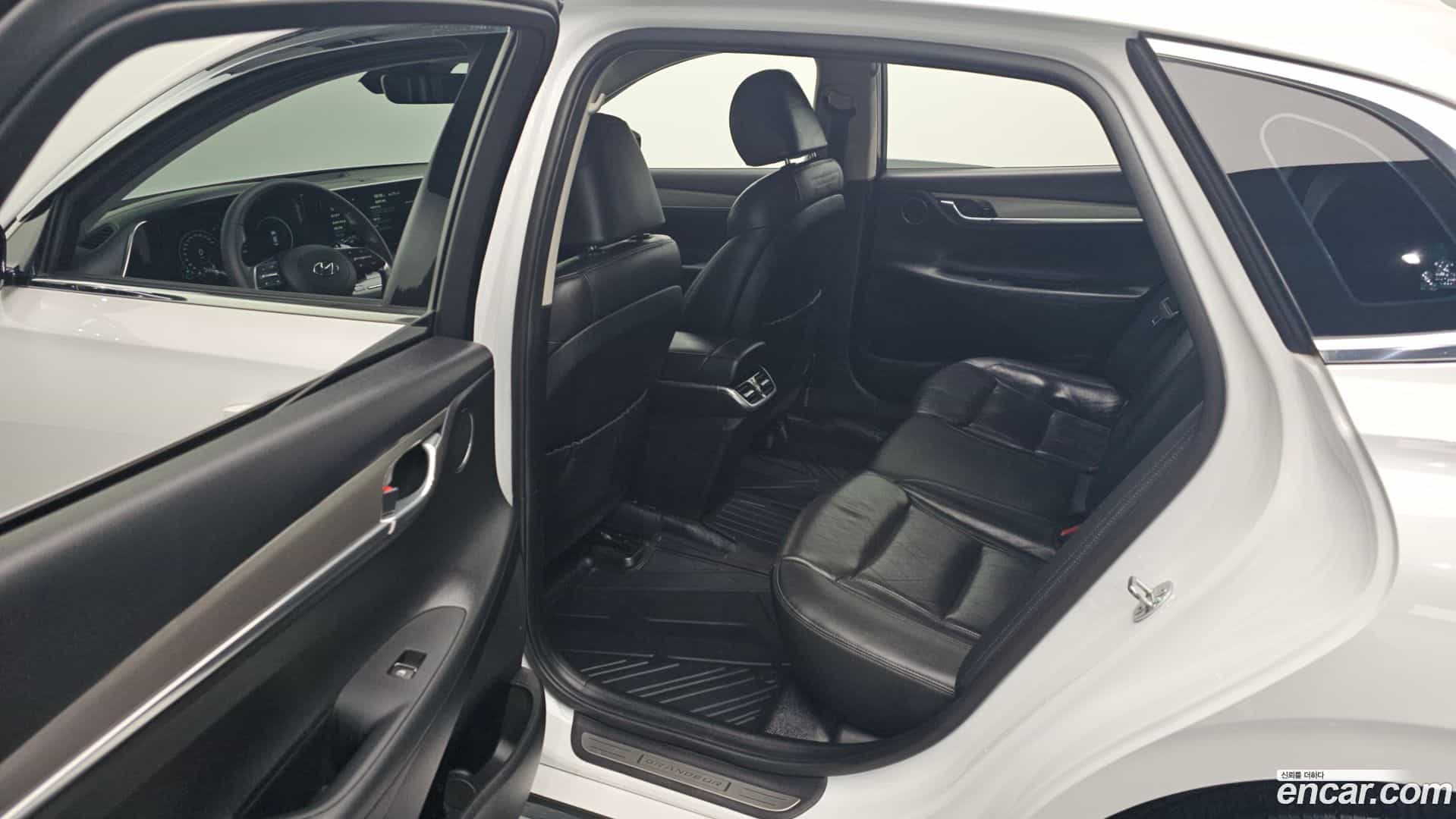 Grandeur Hyundai 2021.1-OPTION-016
