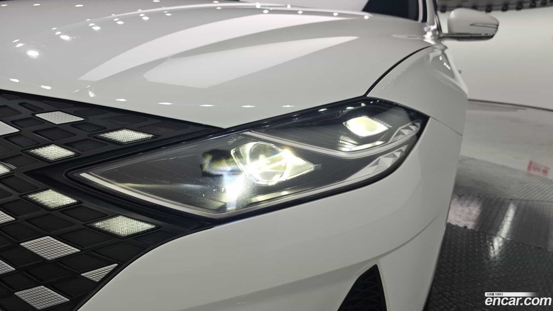 Grandeur Hyundai 2021.1-OUTER-032