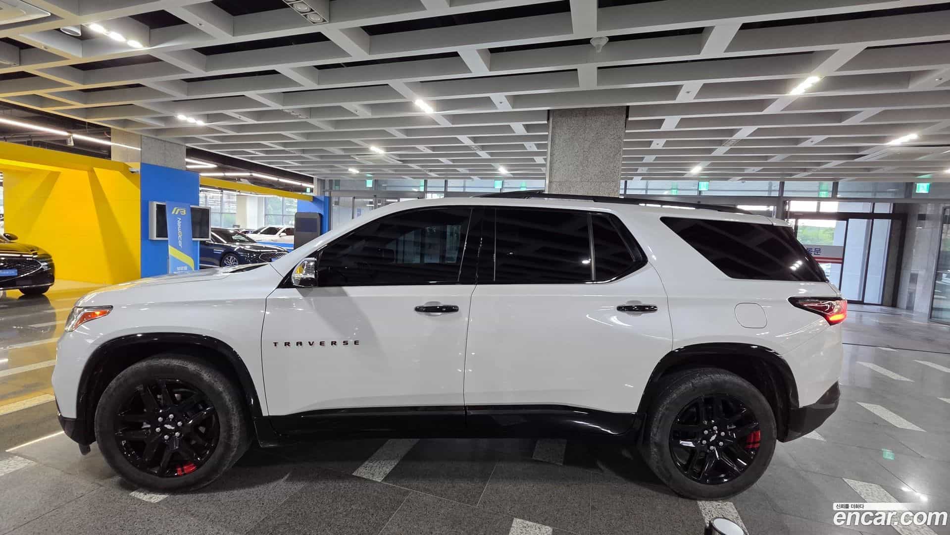 Traverse Chevrolet 2021.3-INNER-007