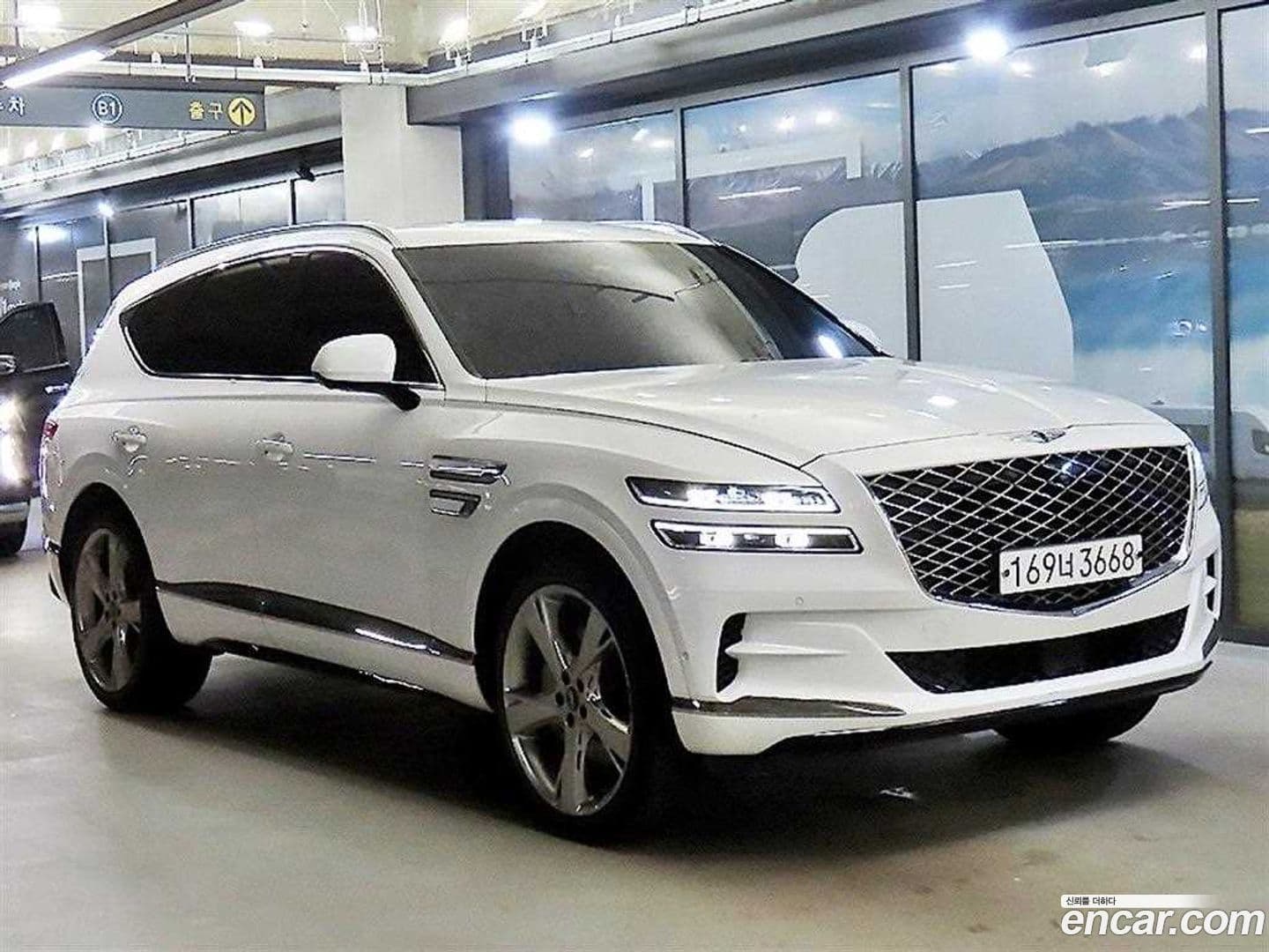 Main__Slider__Photo:GV80 Genesis 2021.0-0