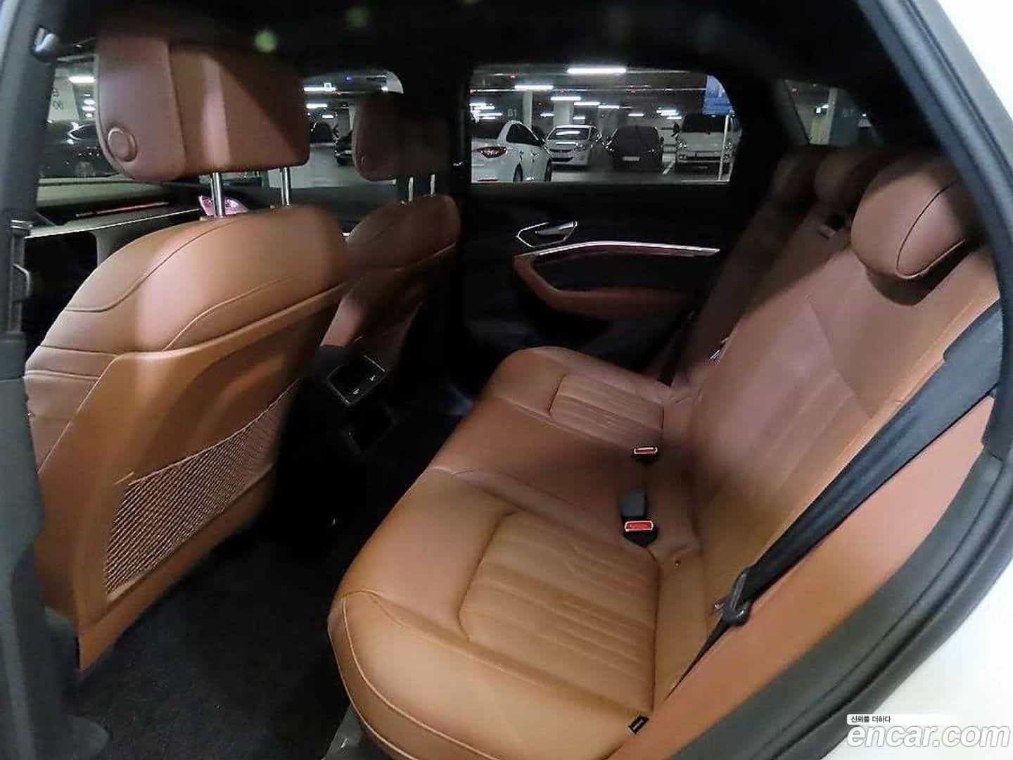 e-tron Audi 2021.10-INNER-007