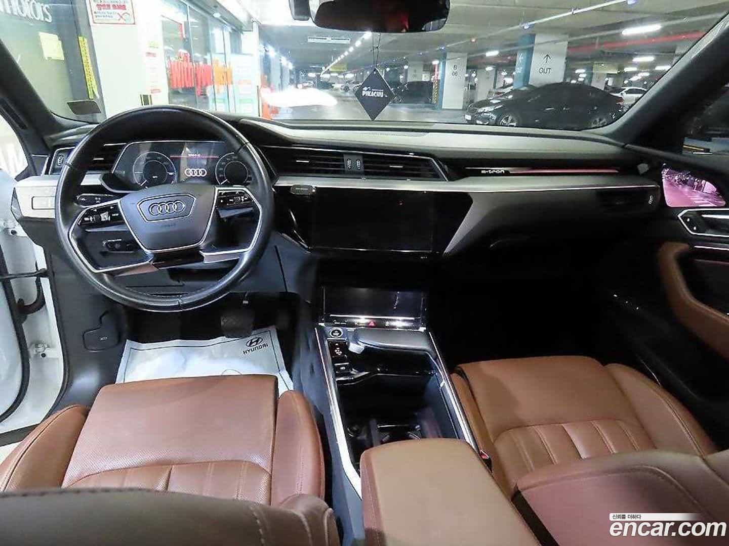 e-tron Audi 2021.10-INNER-010