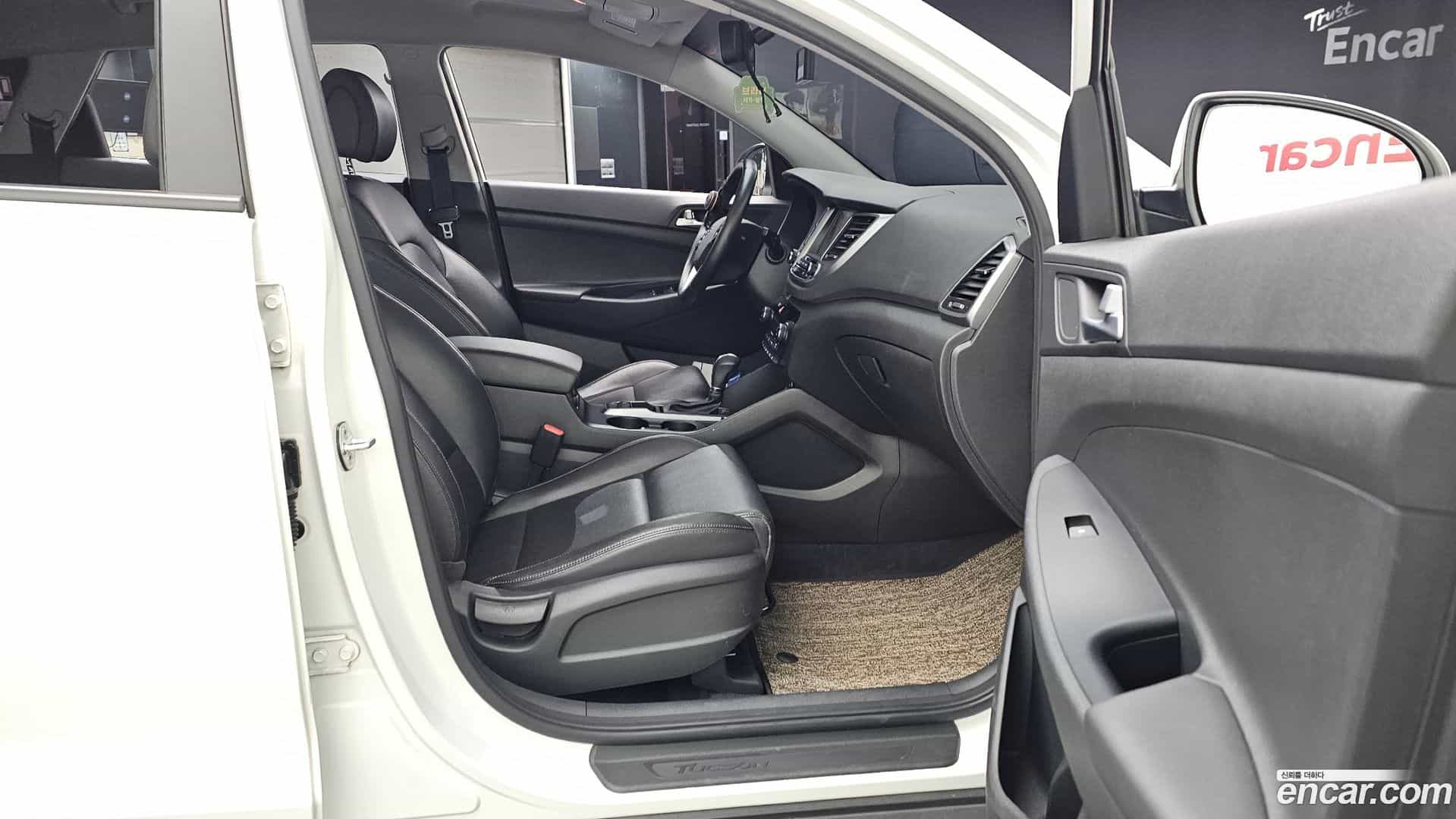 Tucson Hyundai 2017.8-OPTION-015