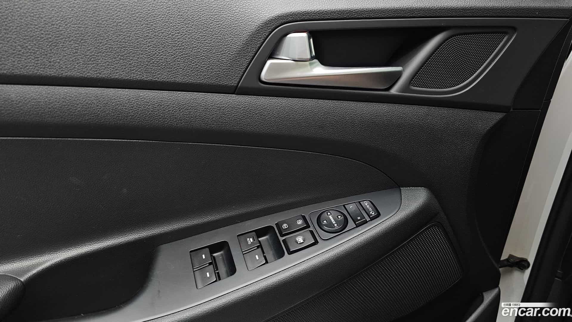 Tucson Hyundai 2017.8-OPTION-020