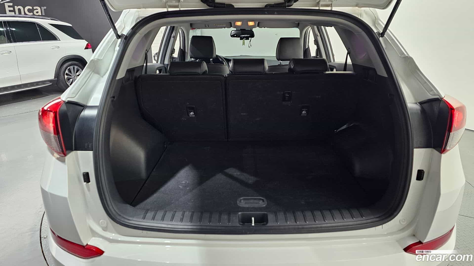 Tucson Hyundai 2017.8-OPTION-024